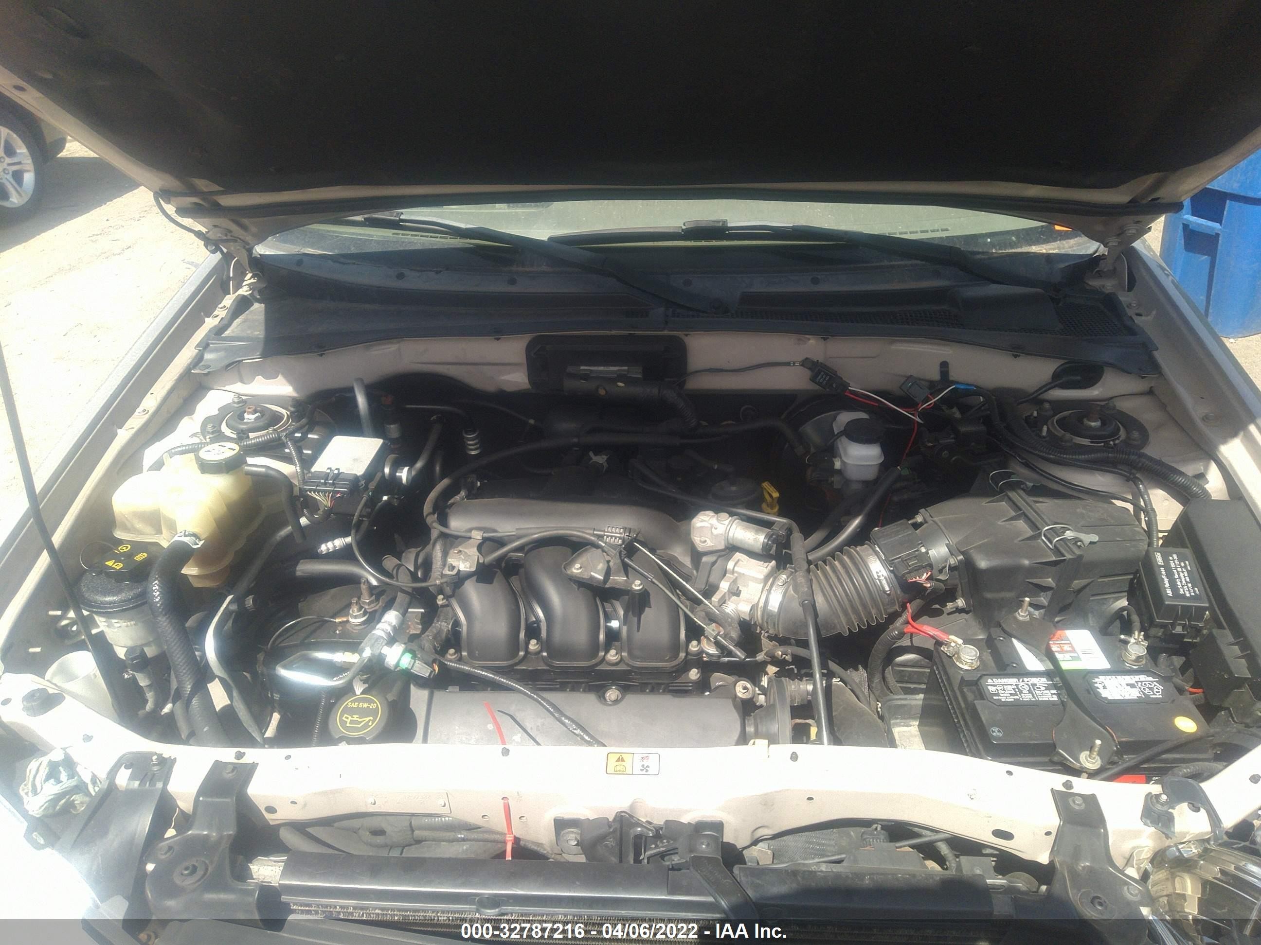 Photo 9 VIN: 4F2CU08192KM50591 - MAZDA TRIBUTE 