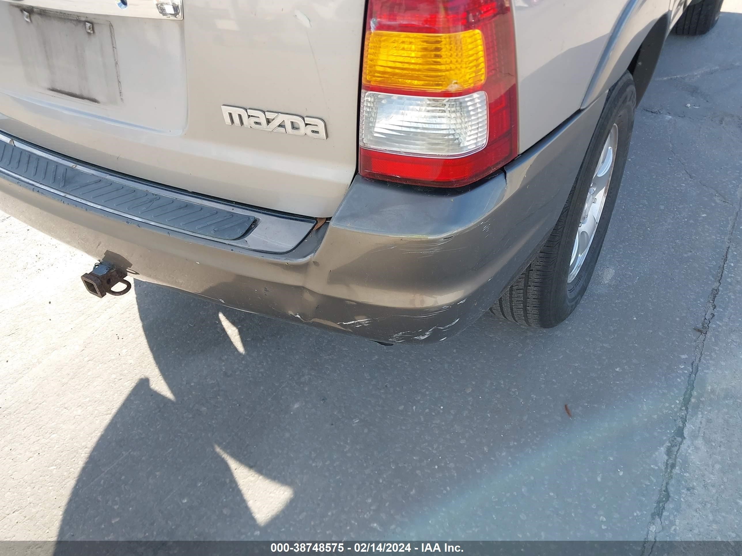 Photo 11 VIN: 4F2CU09142KM04360 - MAZDA TRIBUTE 