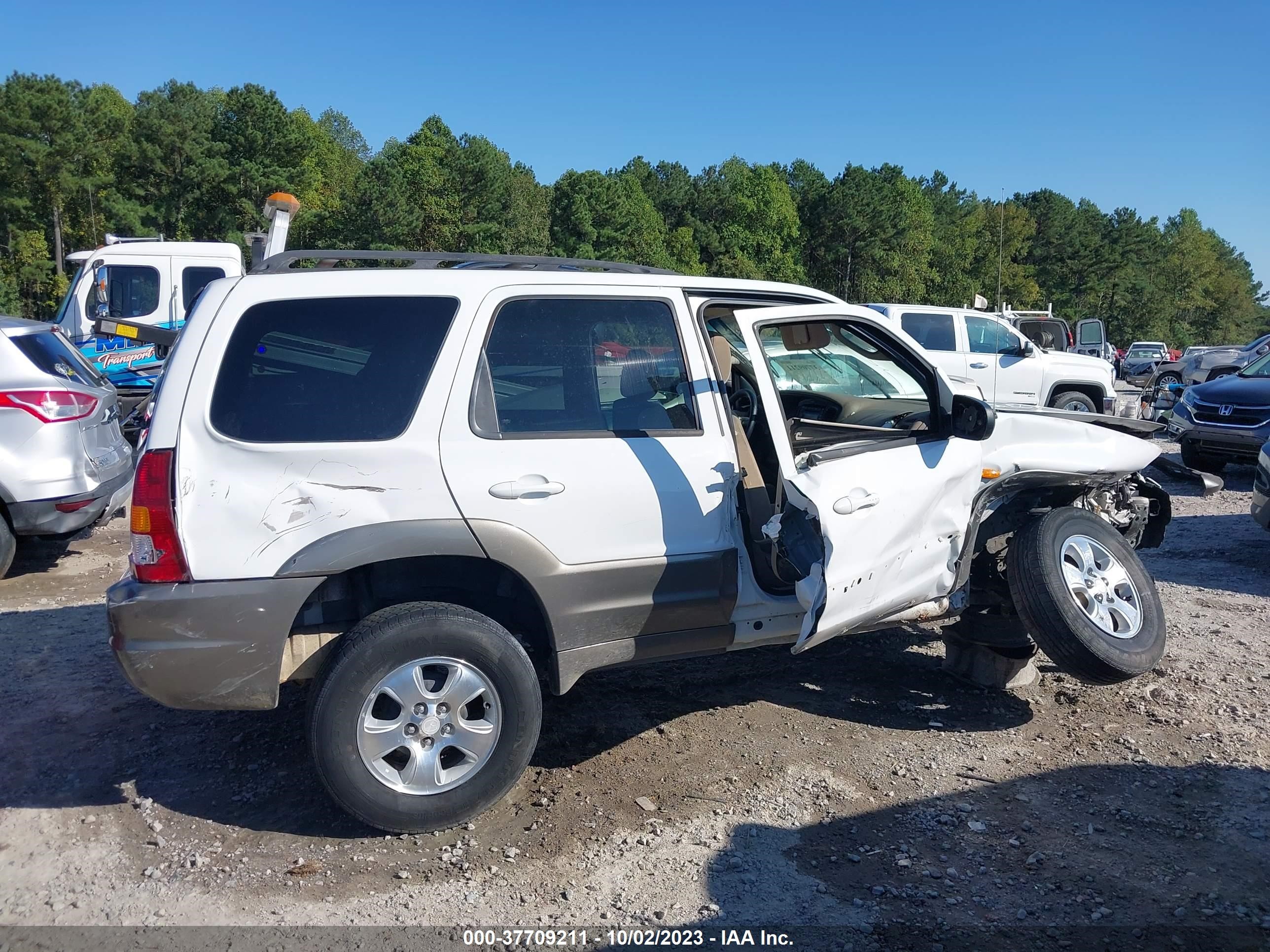 Photo 11 VIN: 4F2CU09152KM66074 - MAZDA TRIBUTE 