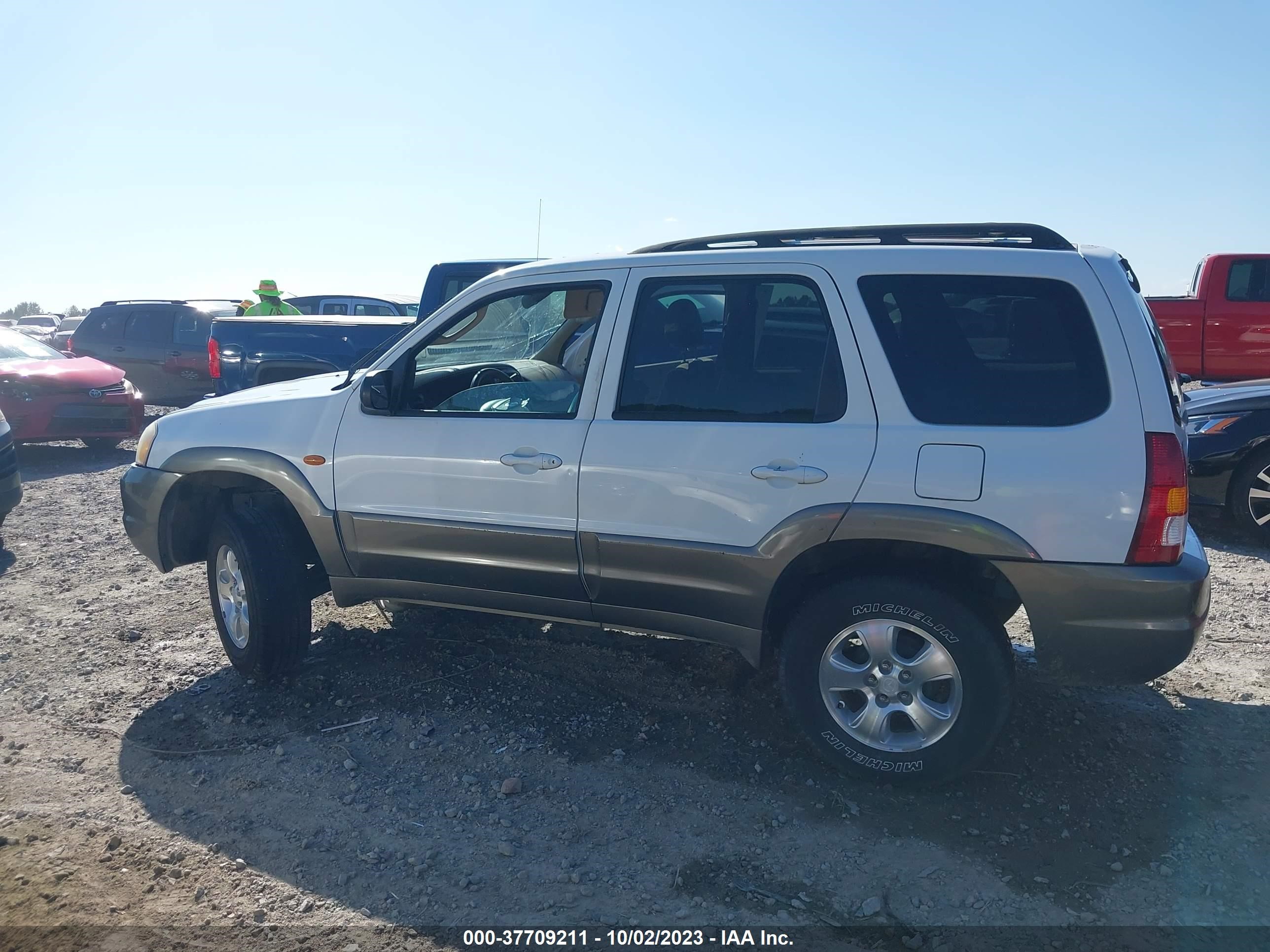 Photo 12 VIN: 4F2CU09152KM66074 - MAZDA TRIBUTE 