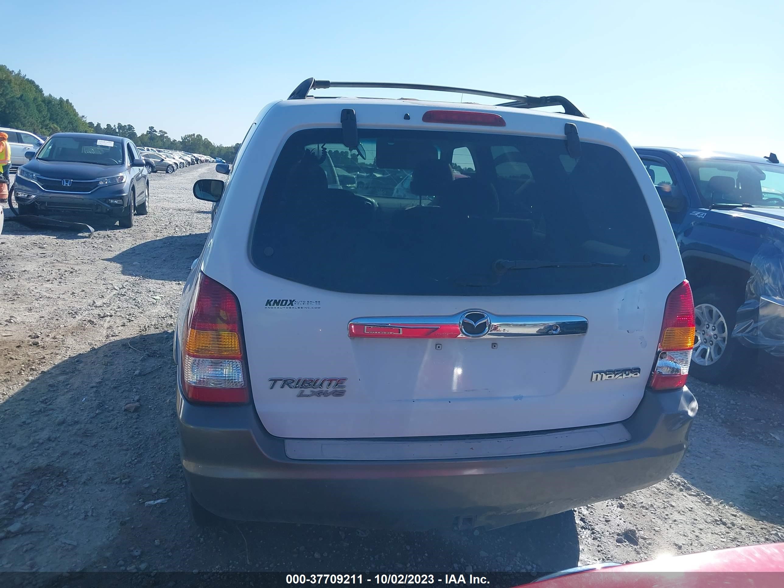 Photo 14 VIN: 4F2CU09152KM66074 - MAZDA TRIBUTE 