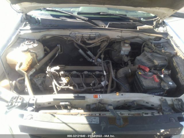 Photo 9 VIN: 4F2CY0C71AKM01450 - MAZDA TRIBUTE 