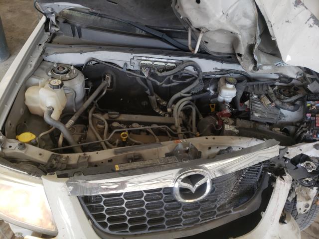 Photo 6 VIN: 4F2CY0C72BKM05749 - MAZDA TRIBUTE I 