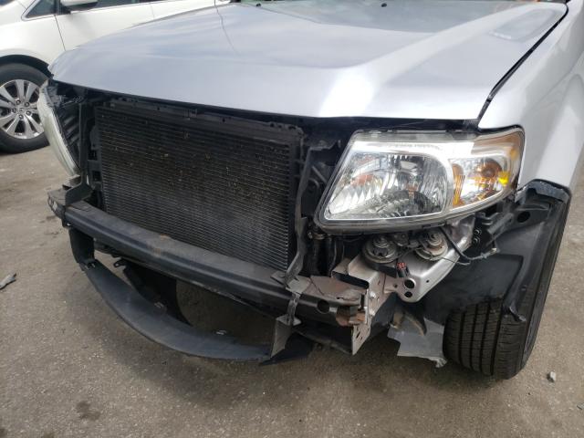 Photo 8 VIN: 4F2CY0C75AKM06506 - MAZDA TRIBUTE I 