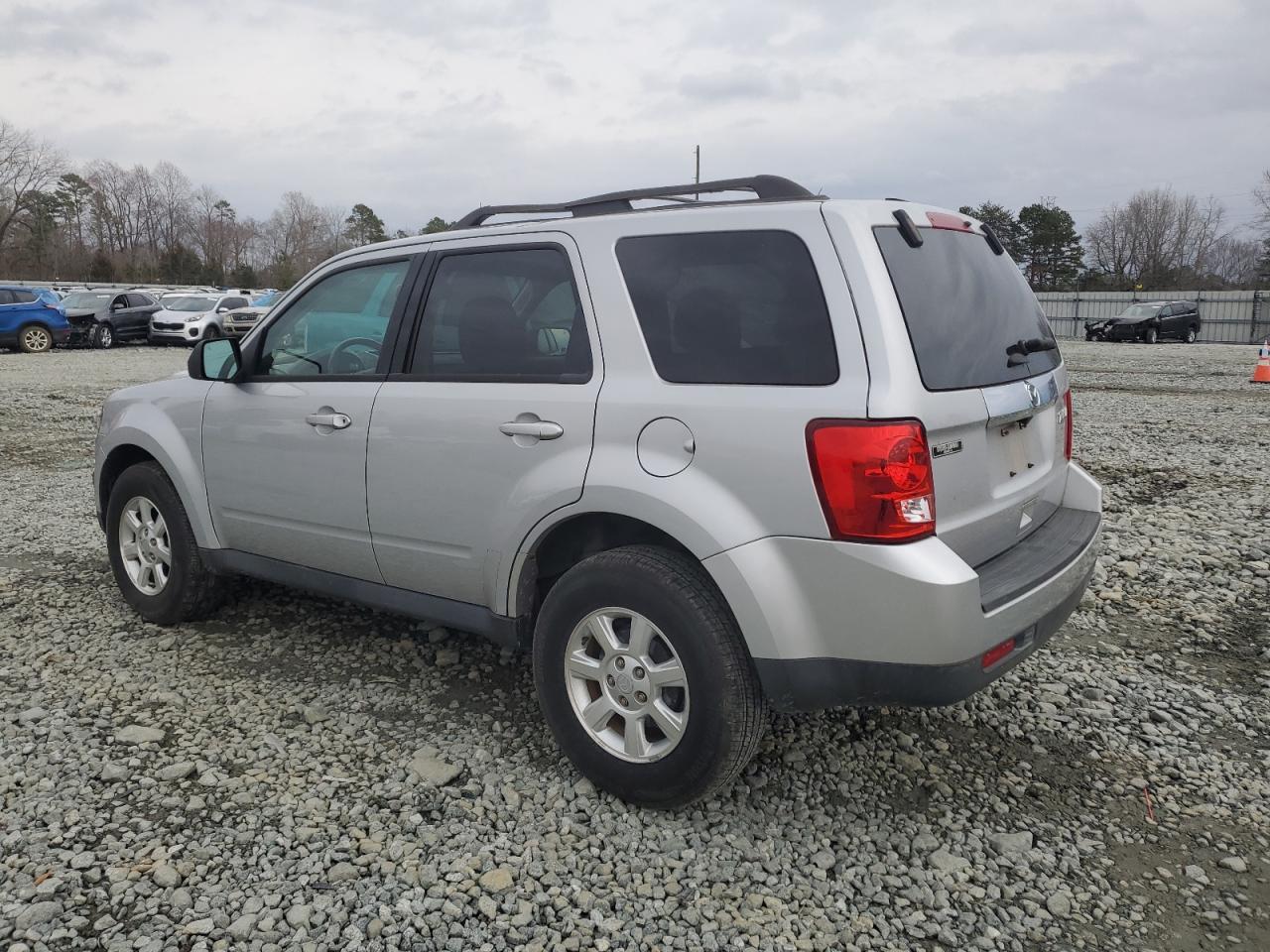 Photo 1 VIN: 4F2CY0C76BKM02269 - MAZDA TRIBUTE 