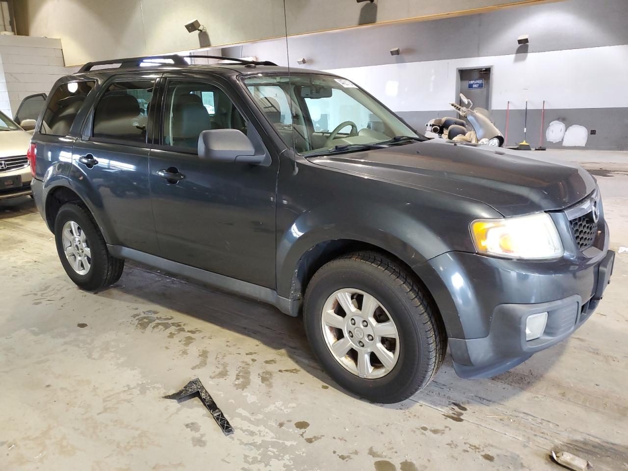 Photo 3 VIN: 4F2CY0GG8AKM01116 - MAZDA TRIBUTE 