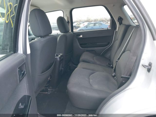 Photo 7 VIN: 4F2CY9C70BKM07178 - MAZDA TRIBUTE 