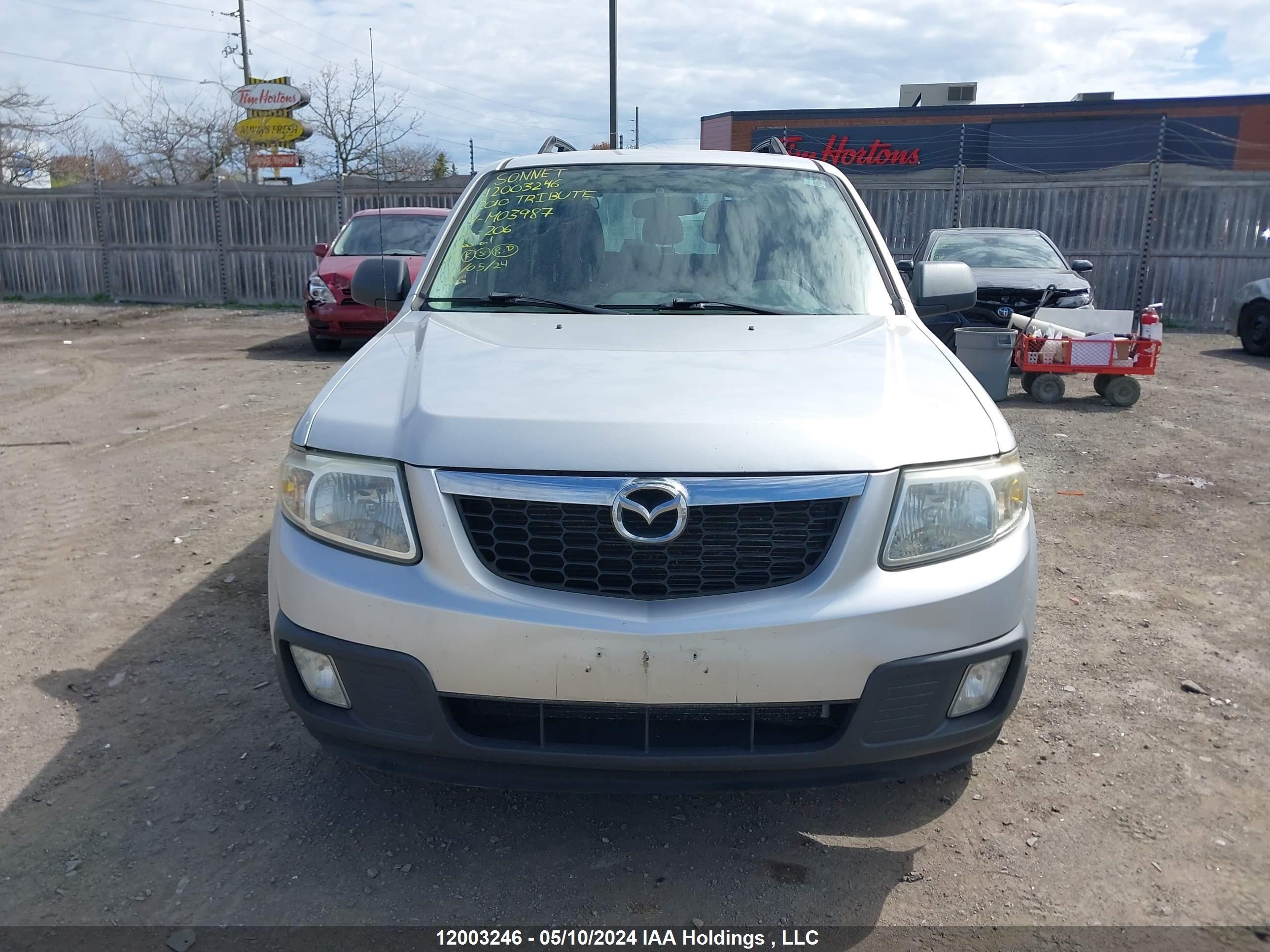 Photo 11 VIN: 4F2CY9C74AKM03987 - MAZDA TRIBUTE 