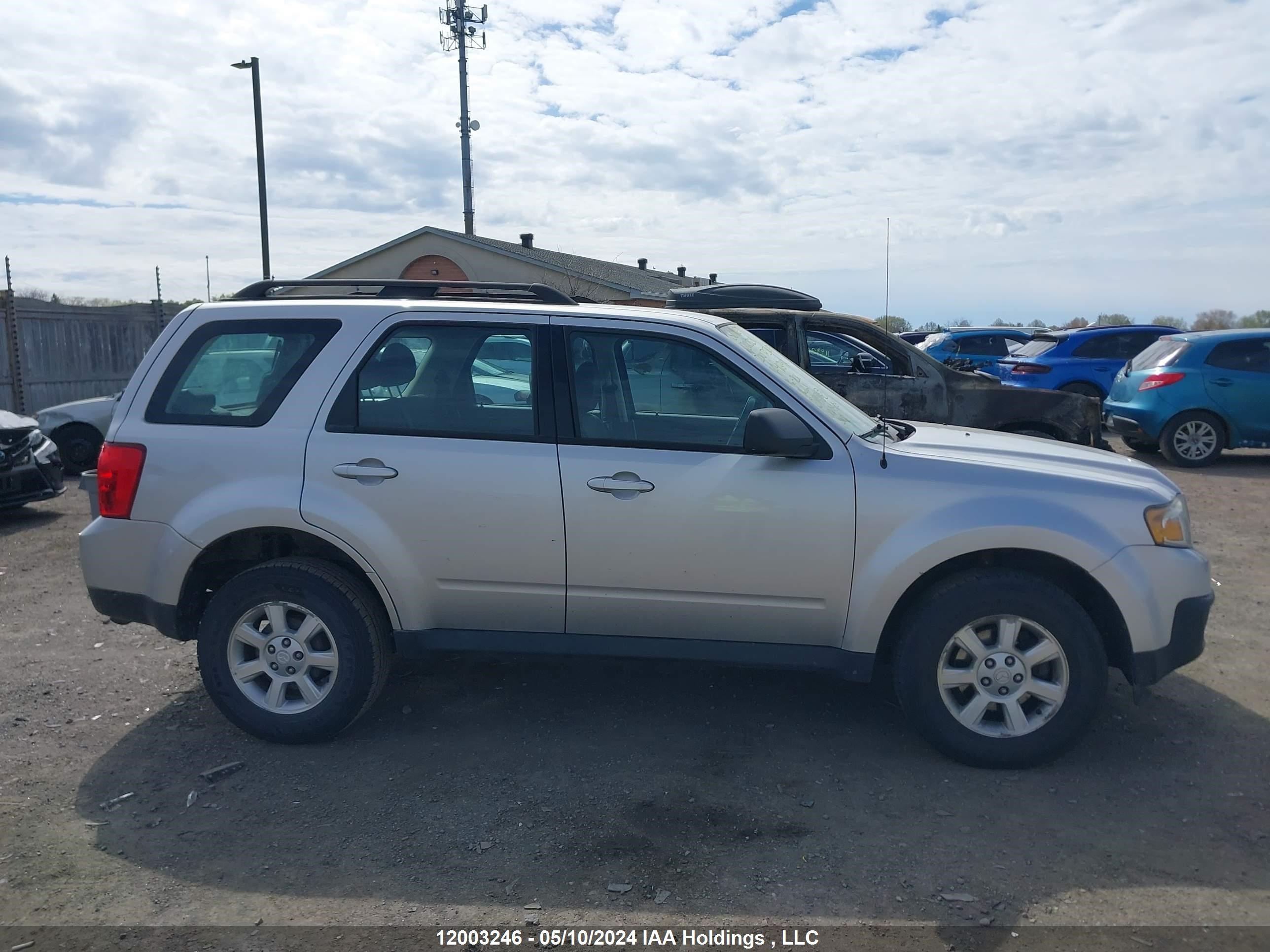 Photo 12 VIN: 4F2CY9C74AKM03987 - MAZDA TRIBUTE 