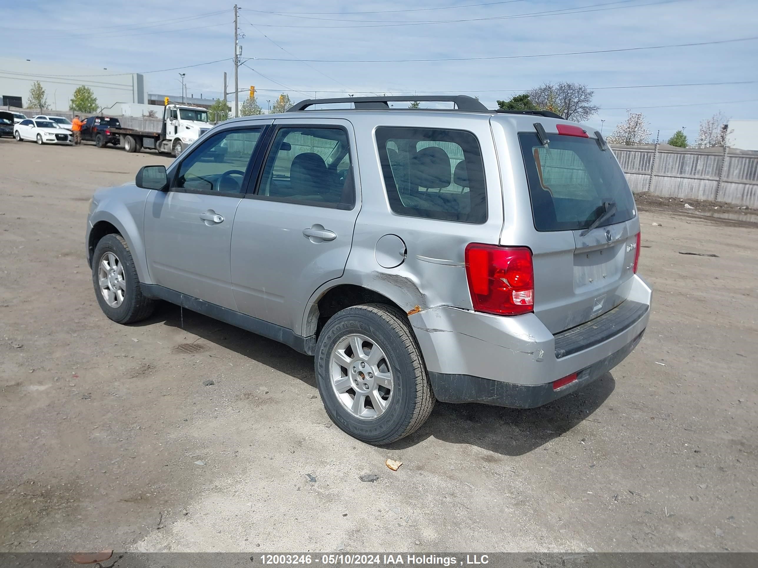 Photo 2 VIN: 4F2CY9C74AKM03987 - MAZDA TRIBUTE 