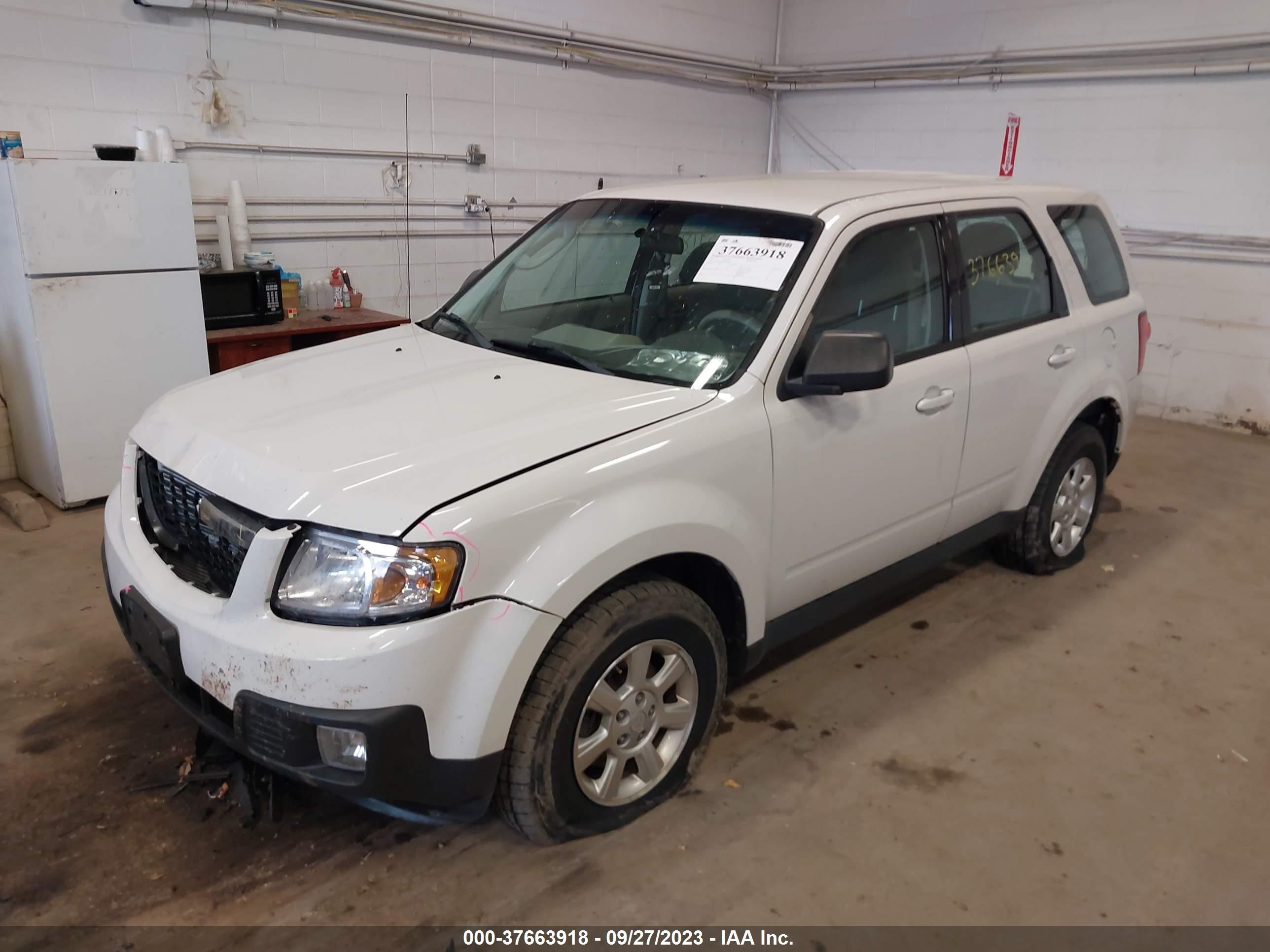 Photo 1 VIN: 4F2CY9C74BKM05627 - MAZDA TRIBUTE 