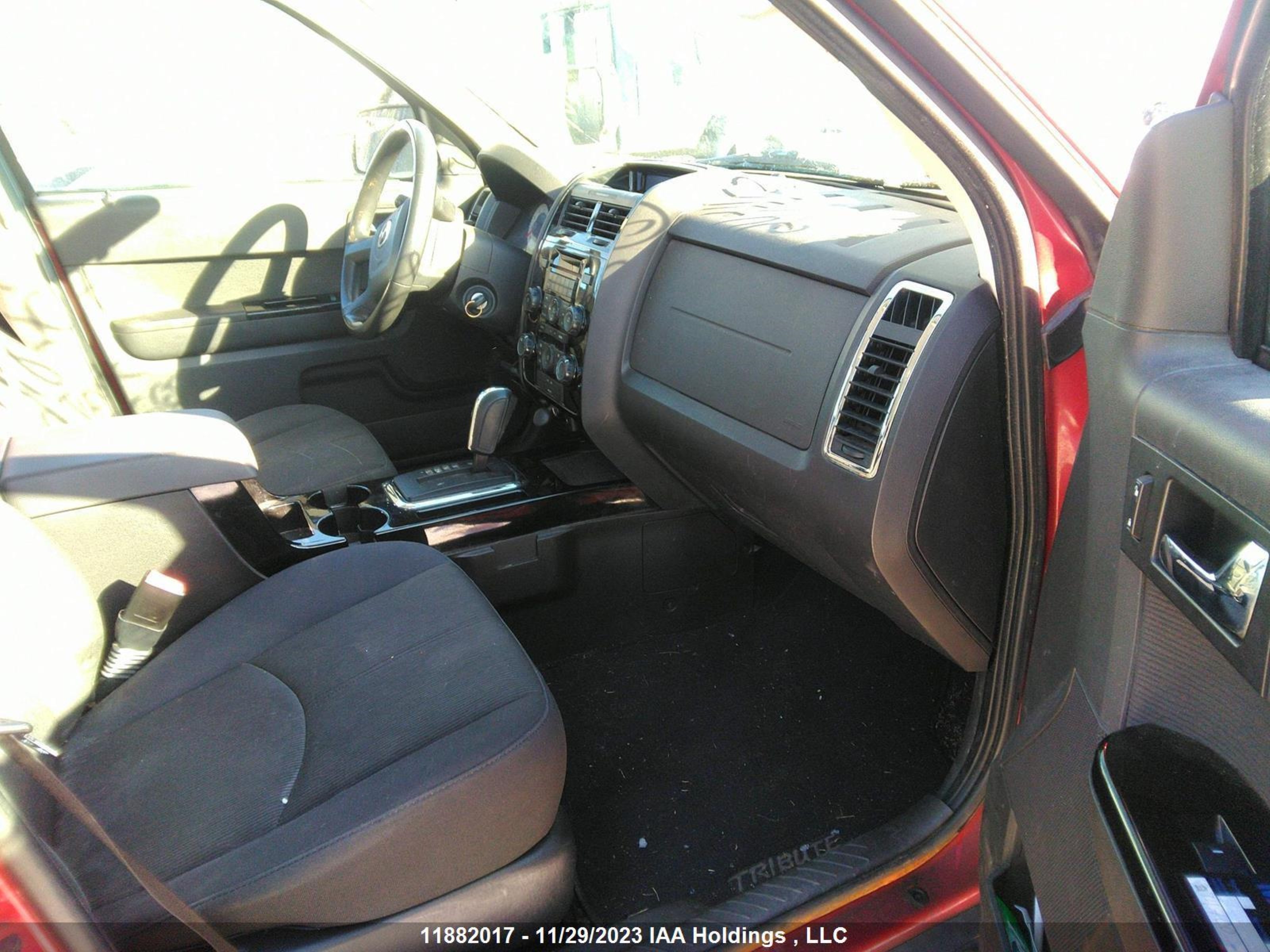 Photo 4 VIN: 4F2CY9GG2AKM06669 - MAZDA TRIBUTE 