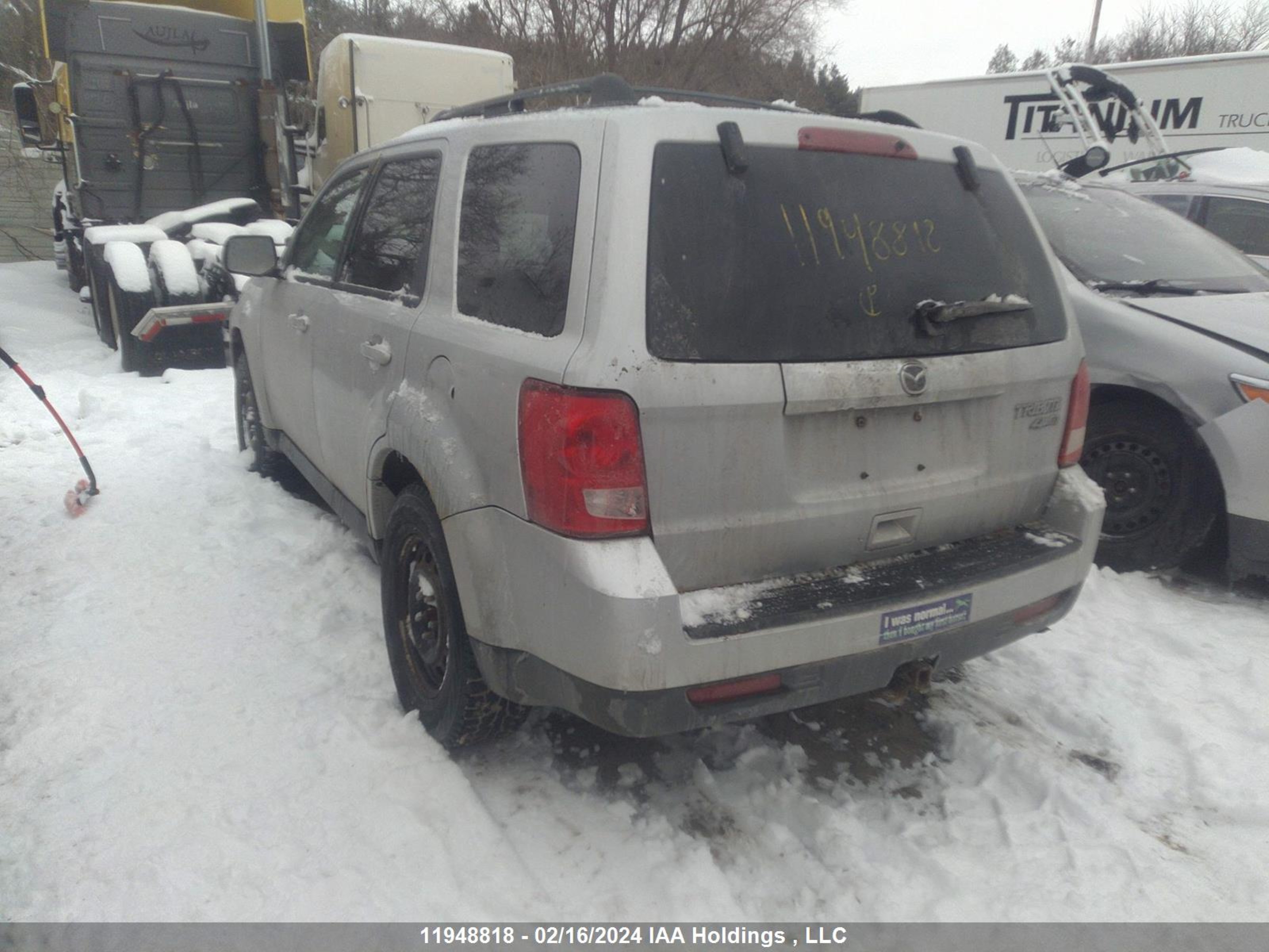 Photo 2 VIN: 4F2CY9GG5BKM01628 - MAZDA TRIBUTE 