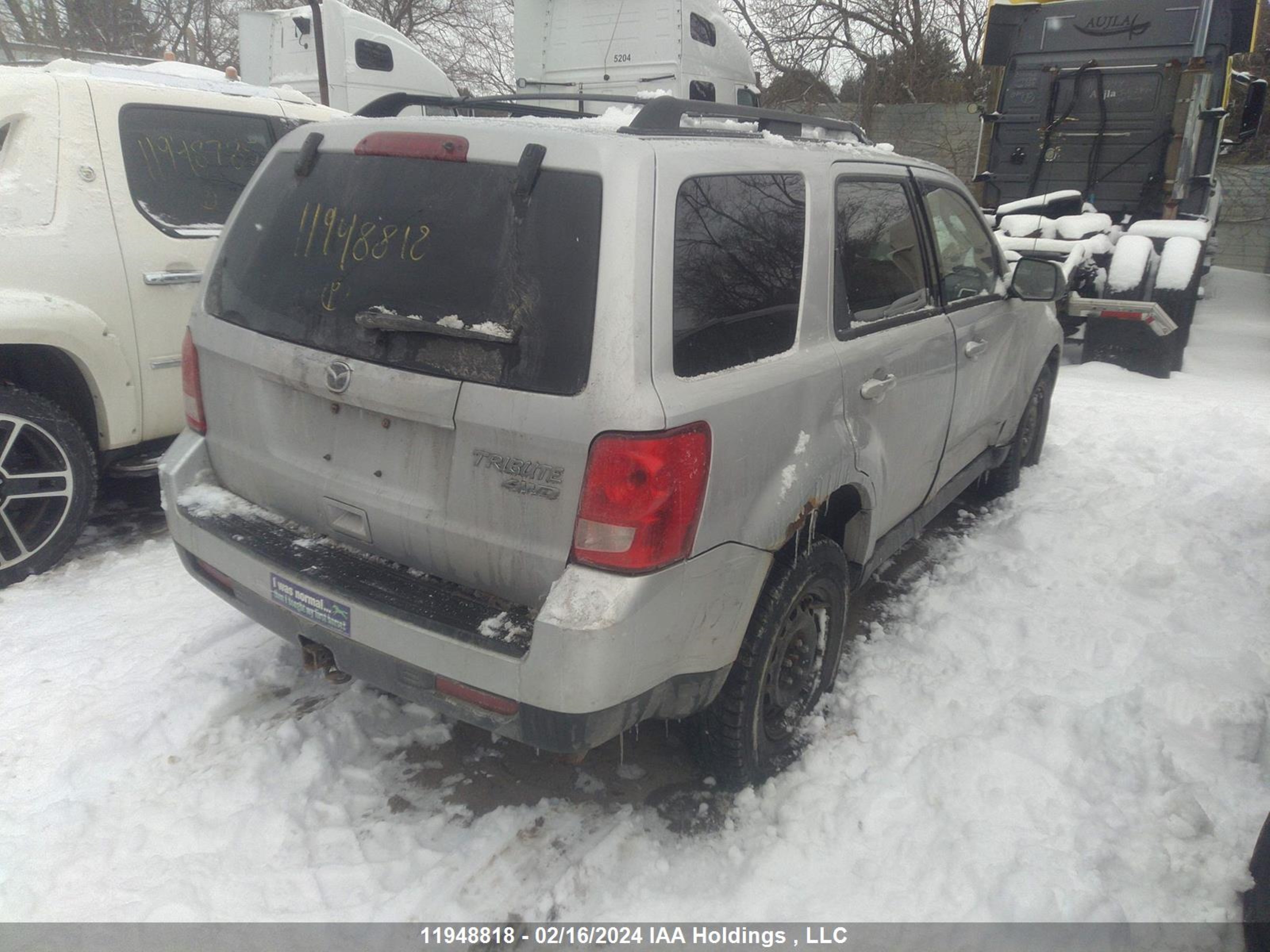 Photo 3 VIN: 4F2CY9GG5BKM01628 - MAZDA TRIBUTE 