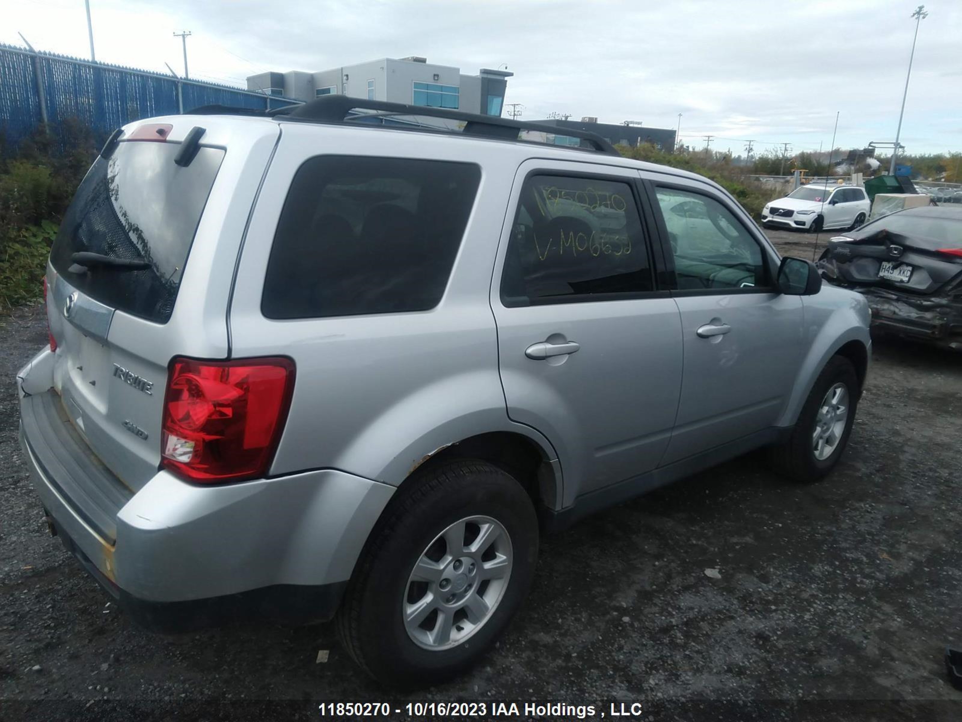 Photo 3 VIN: 4F2CY9GGXBKM06632 - MAZDA TRIBUTE 