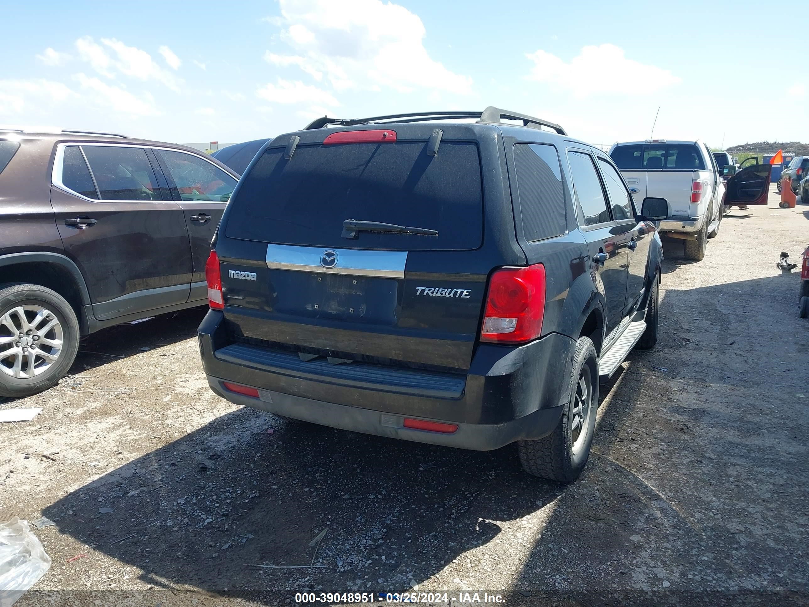 Photo 3 VIN: 4F2CZ02218KM19585 - MAZDA TRIBUTE 