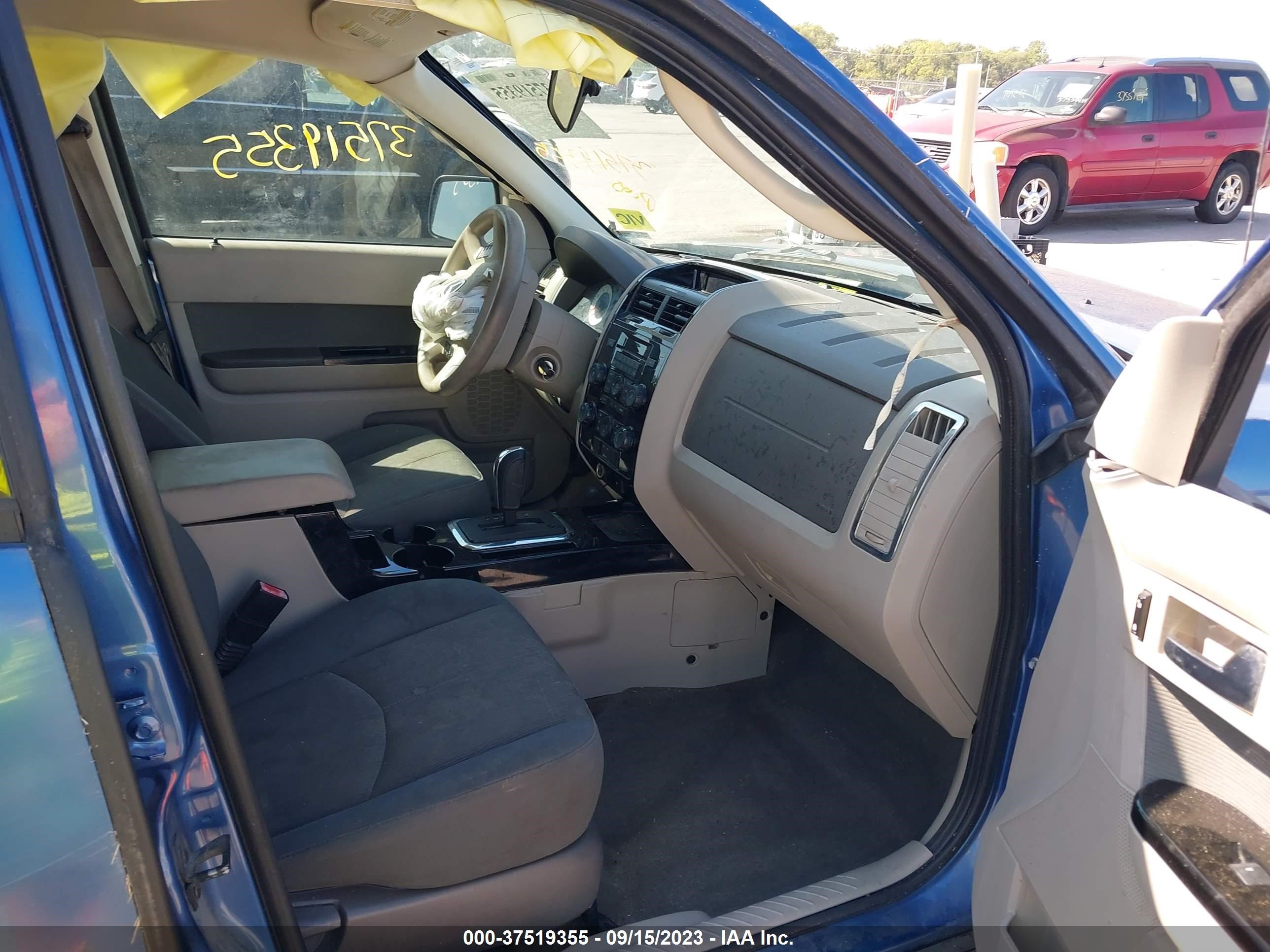 Photo 4 VIN: 4F2CZ02739KM00214 - MAZDA TRIBUTE 