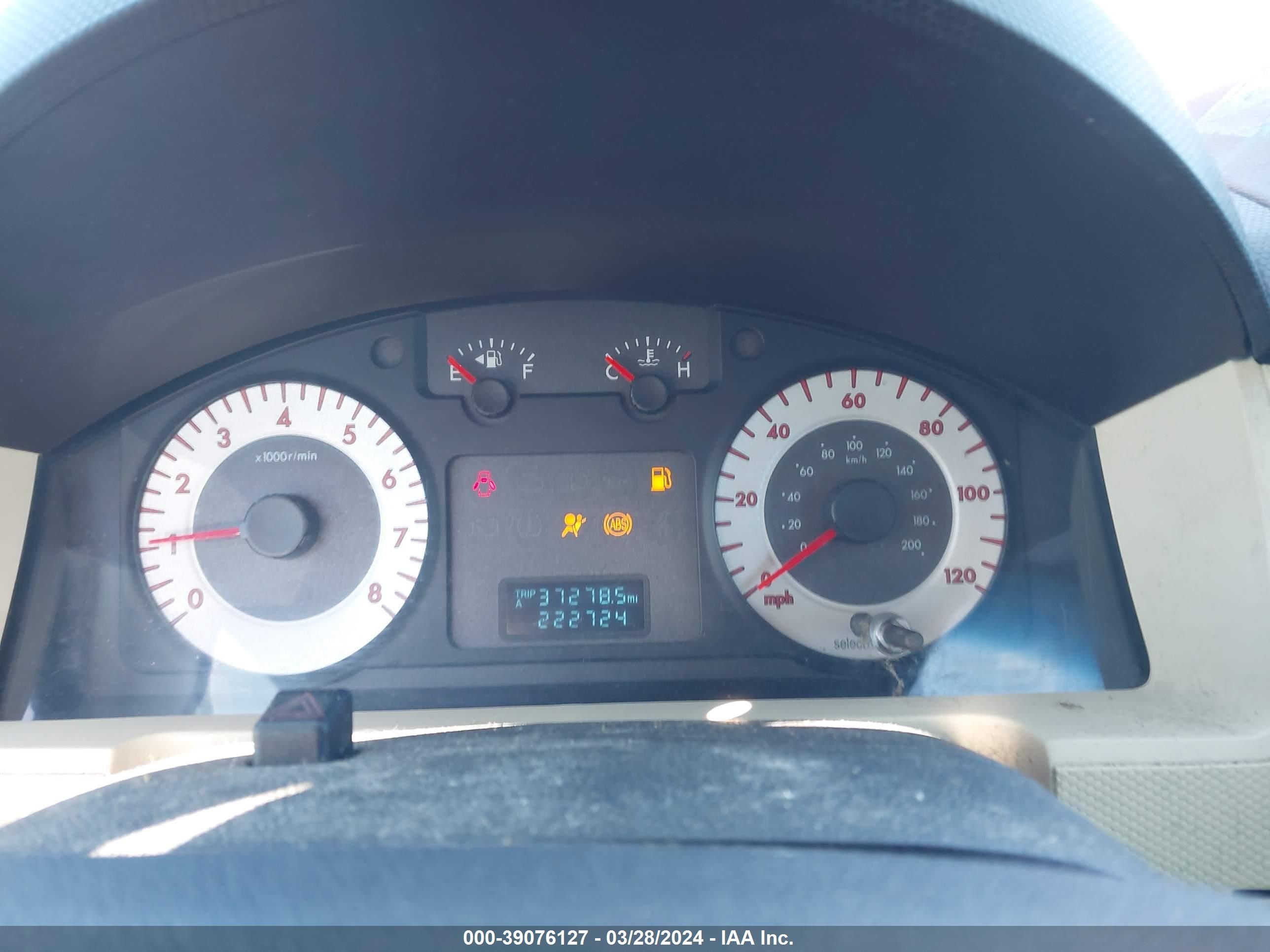 Photo 6 VIN: 4F2CZ02Z28KM05839 - MAZDA TRIBUTE 