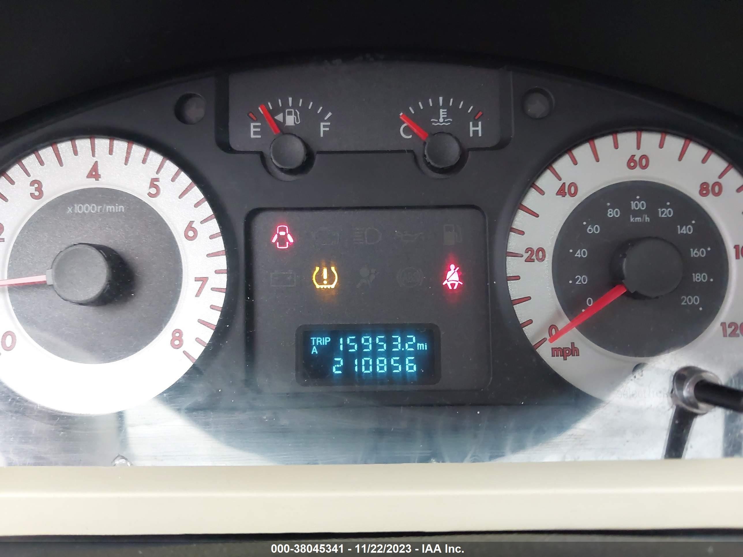 Photo 6 VIN: 4F2CZ02Z28KM07803 - MAZDA TRIBUTE 