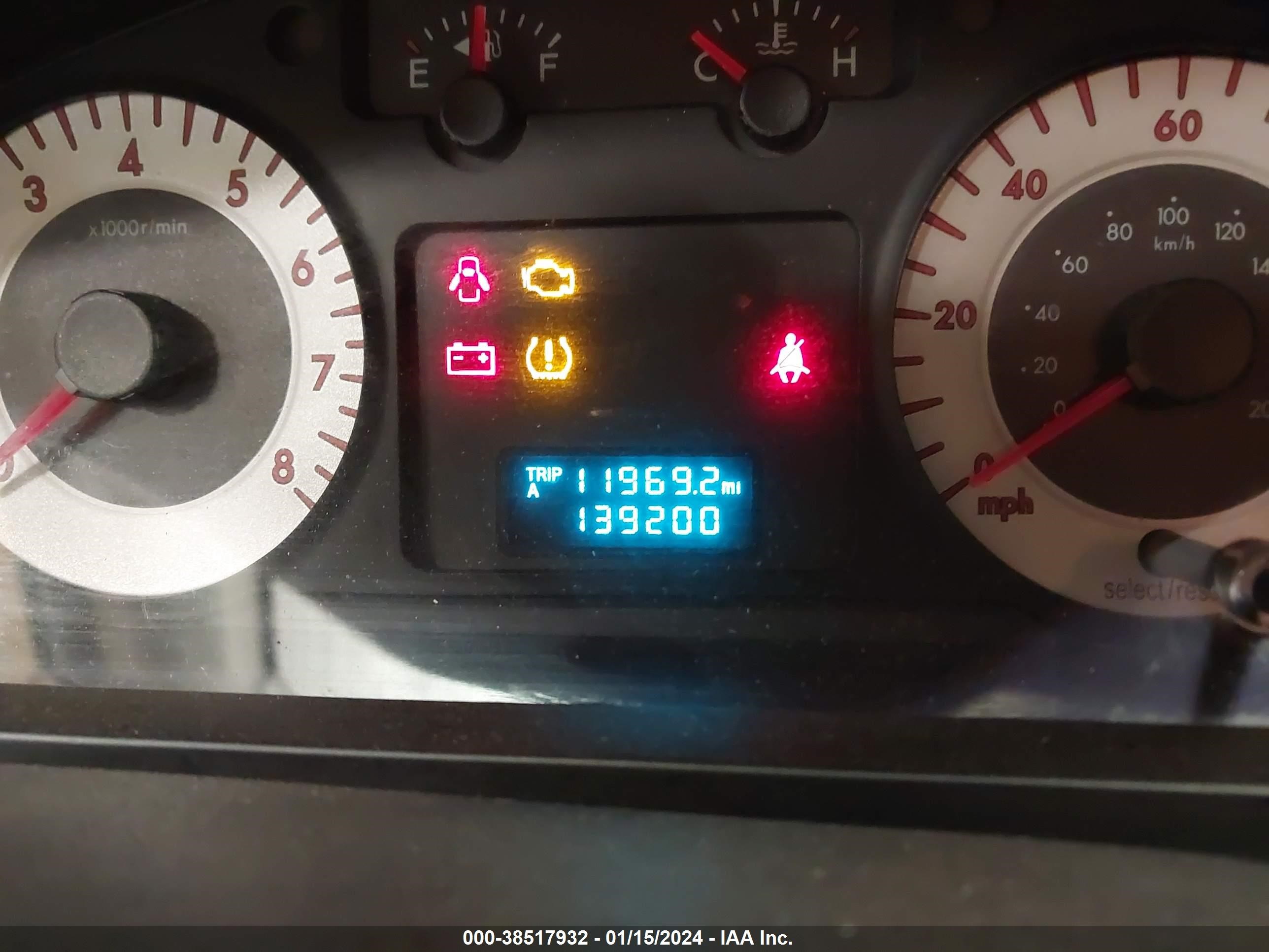 Photo 6 VIN: 4F2CZ02Z48KM24571 - MAZDA TRIBUTE 