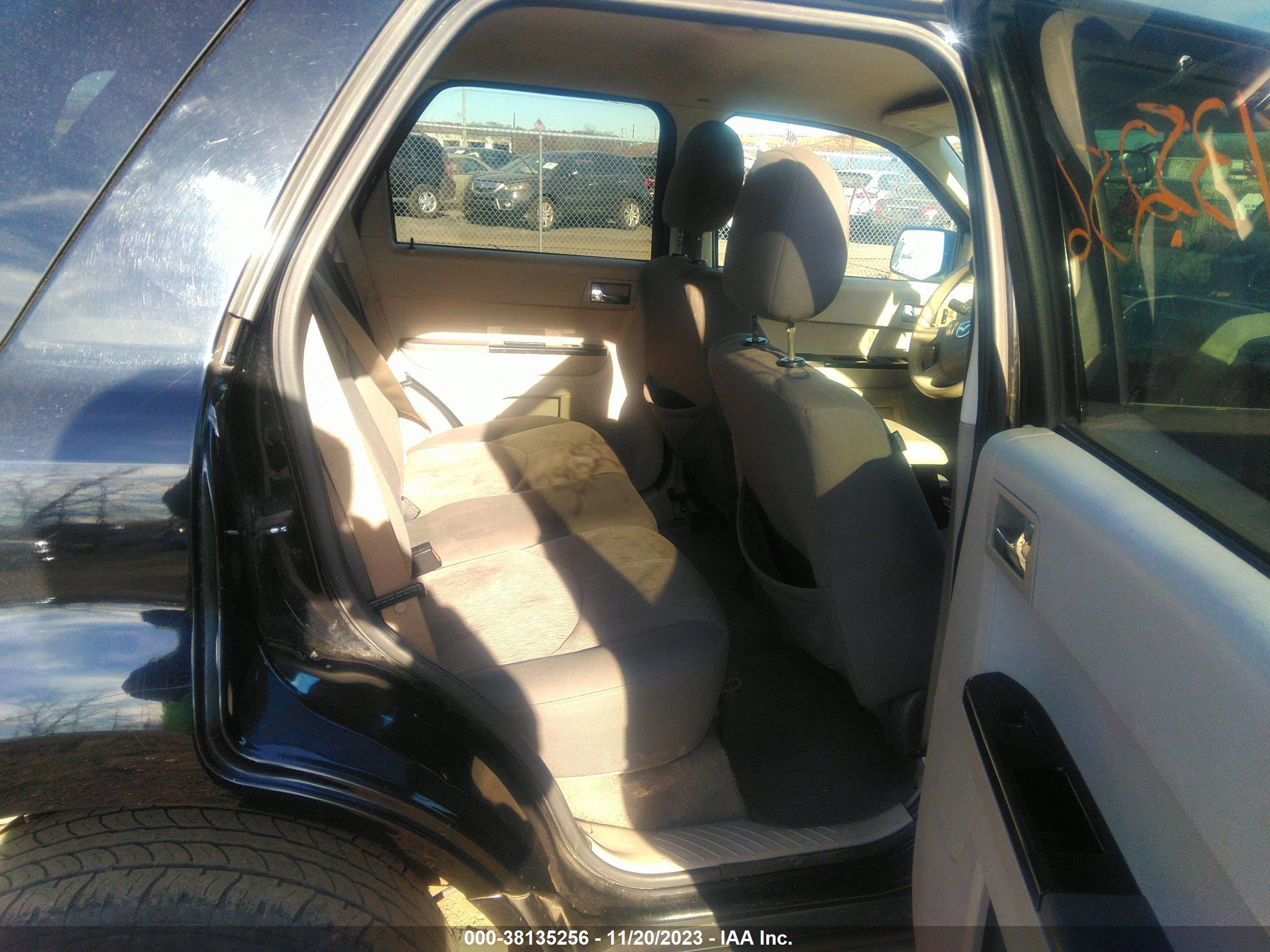 Photo 7 VIN: 4F2CZ02Z58KM16835 - MAZDA TRIBUTE 