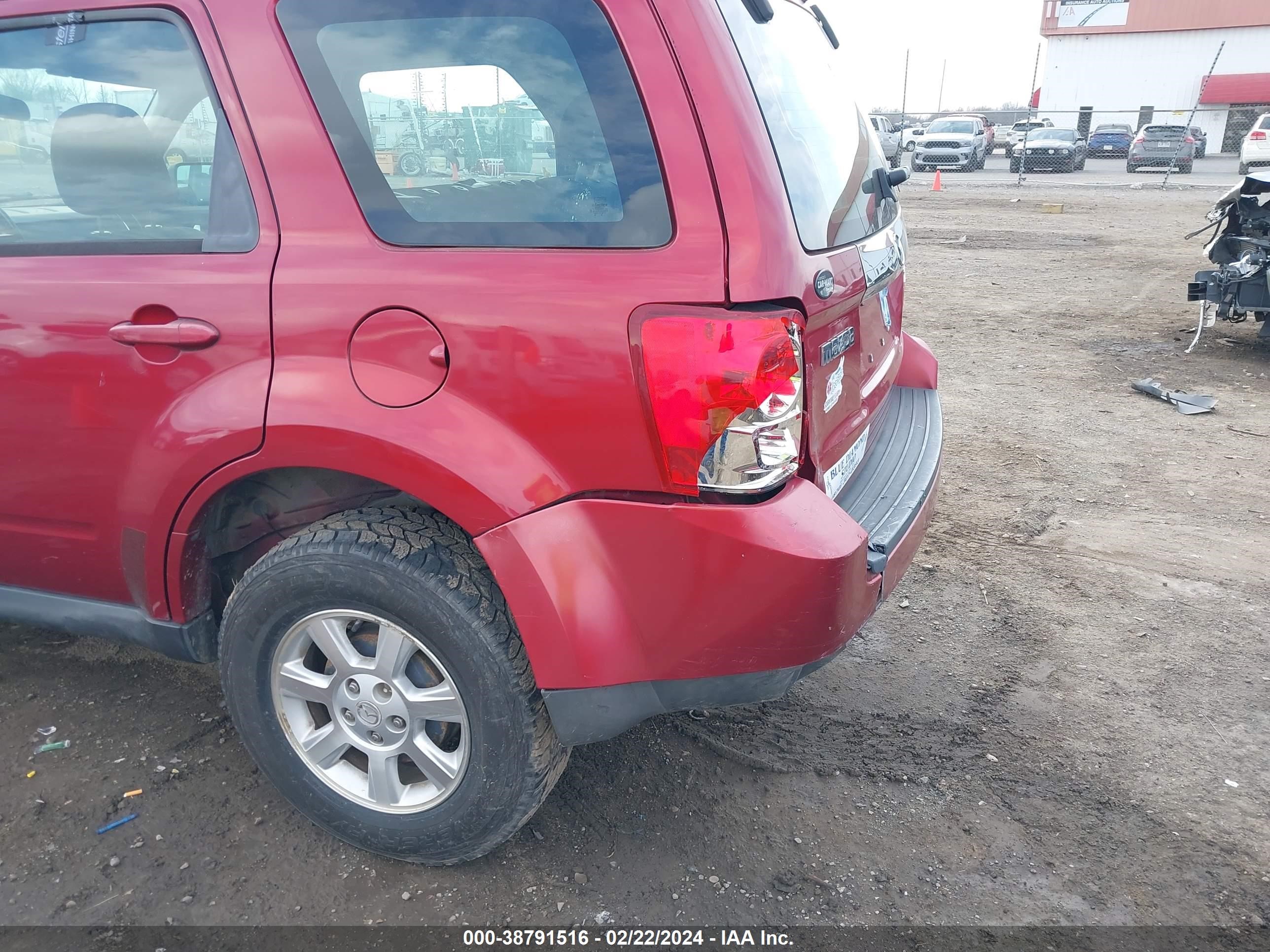 Photo 17 VIN: 4F2CZ02Z88KM30809 - MAZDA TRIBUTE 