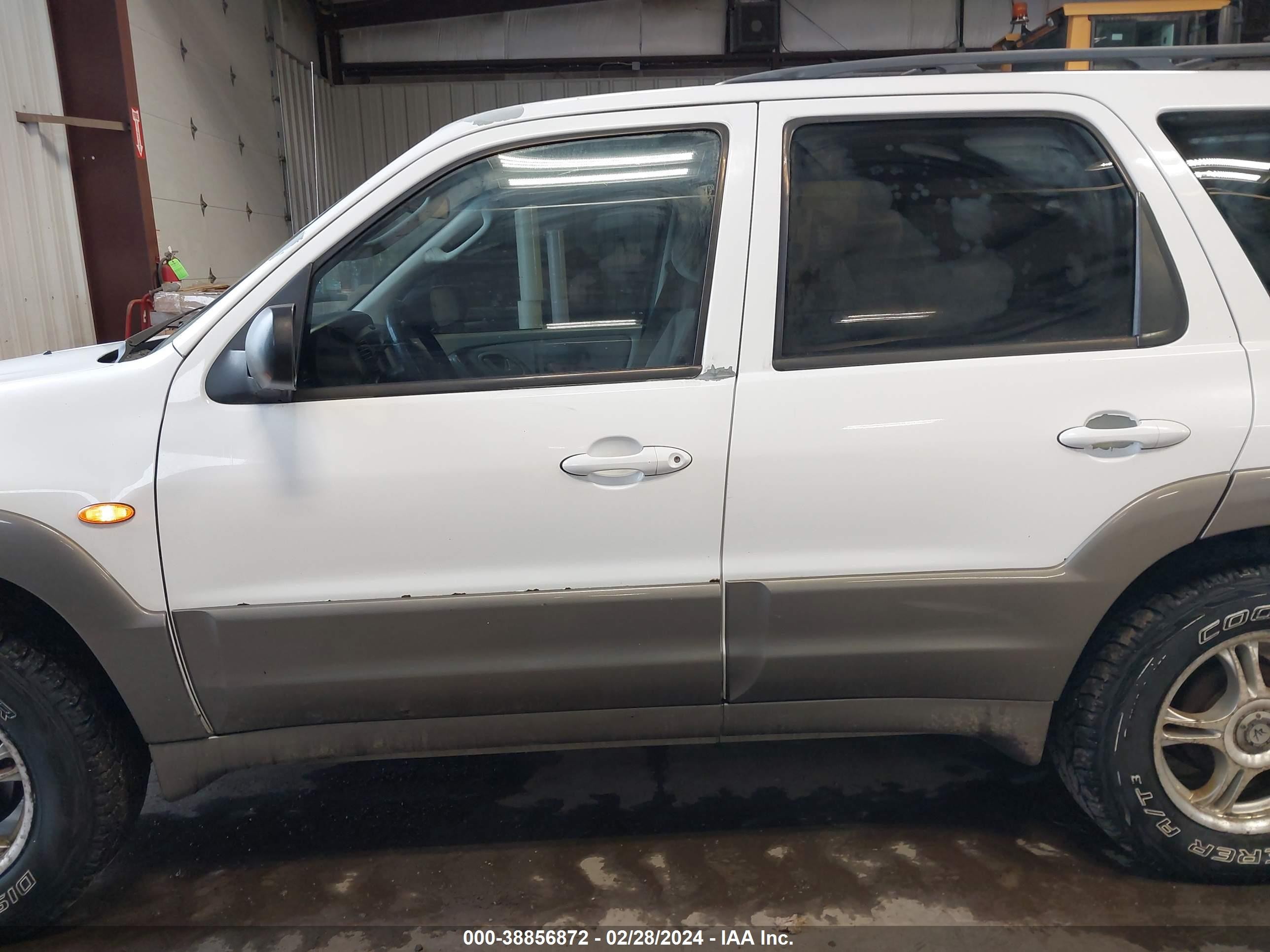 Photo 14 VIN: 4F2CZ04163KM13751 - MAZDA TRIBUTE 