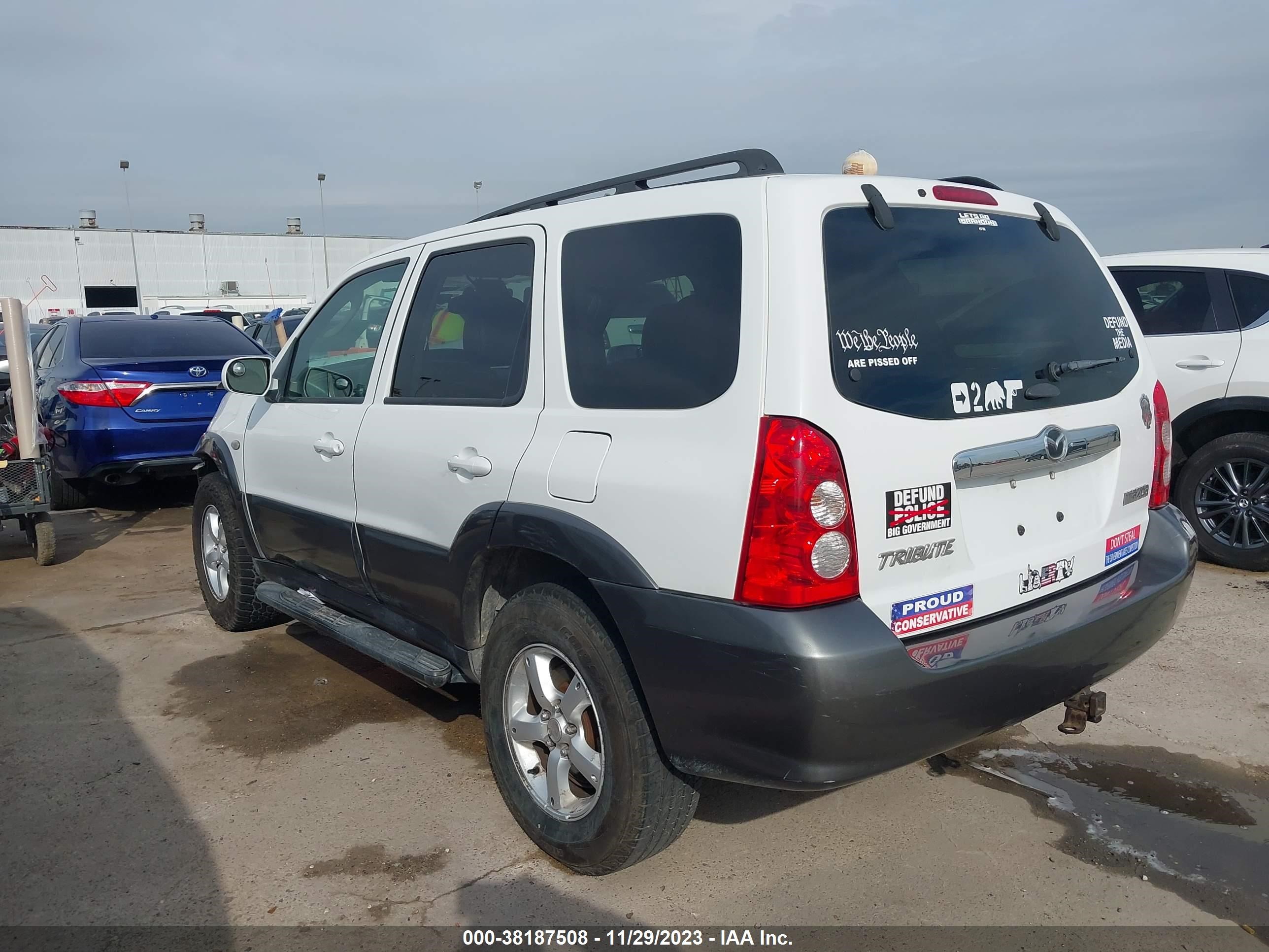 Photo 2 VIN: 4F2CZ06115KM25628 - MAZDA TRIBUTE 