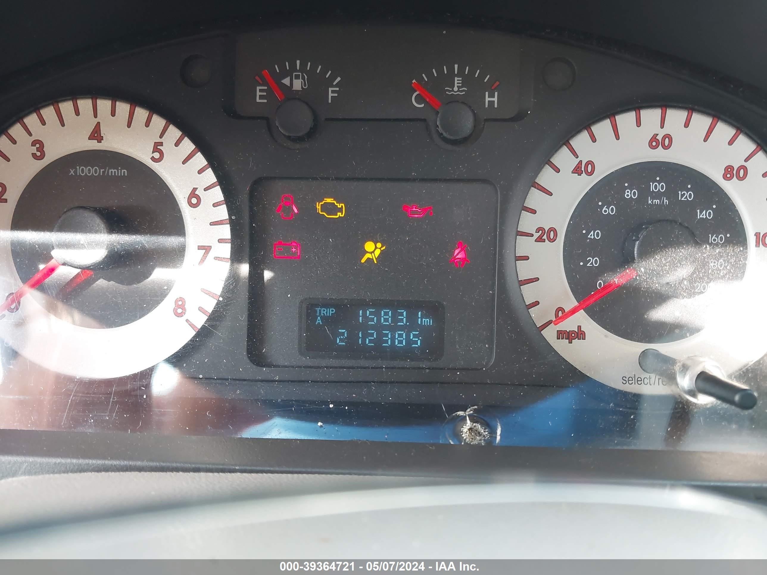 Photo 6 VIN: 4F2CZ06138KM11539 - MAZDA TRIBUTE 