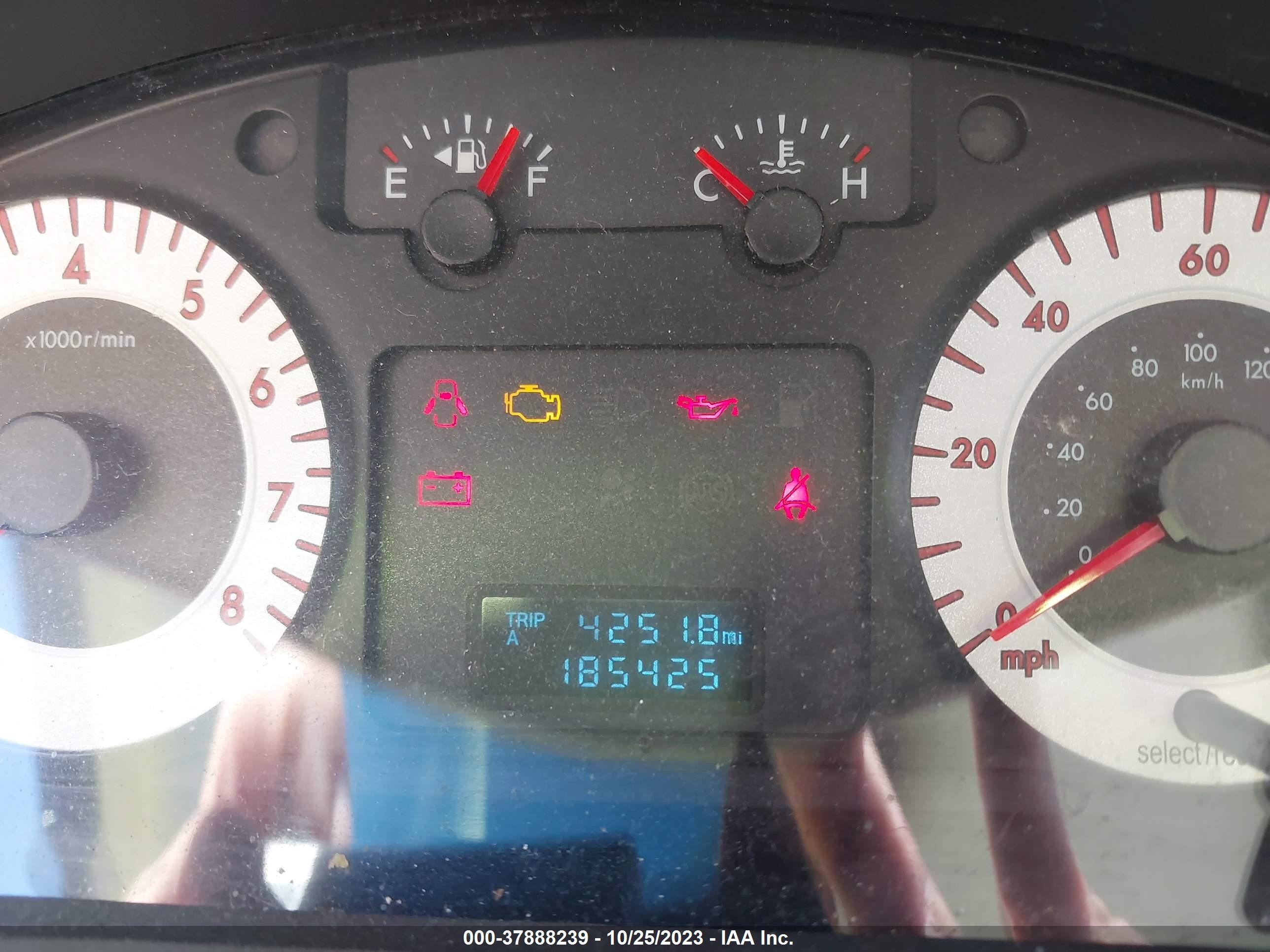 Photo 6 VIN: 4F2CZ06148KM29144 - MAZDA TRIBUTE 