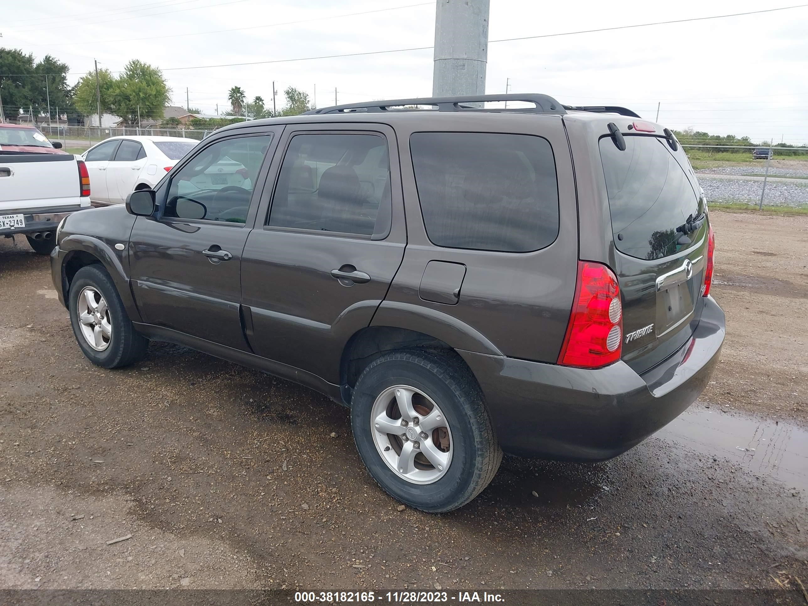 Photo 2 VIN: 4F2CZ06166KM18272 - MAZDA TRIBUTE 