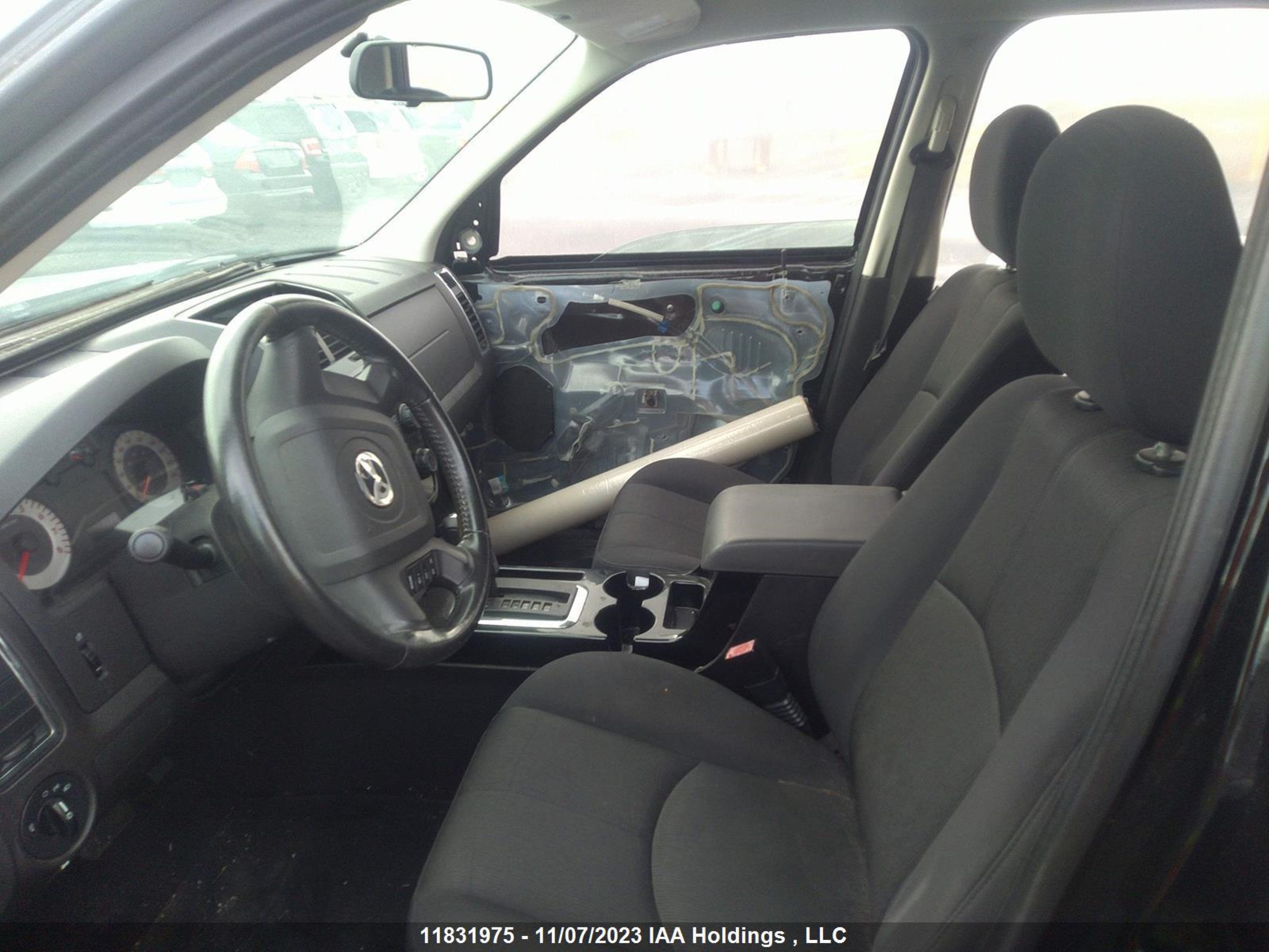 Photo 4 VIN: 4F2CZ06168KM21305 - MAZDA TRIBUTE 