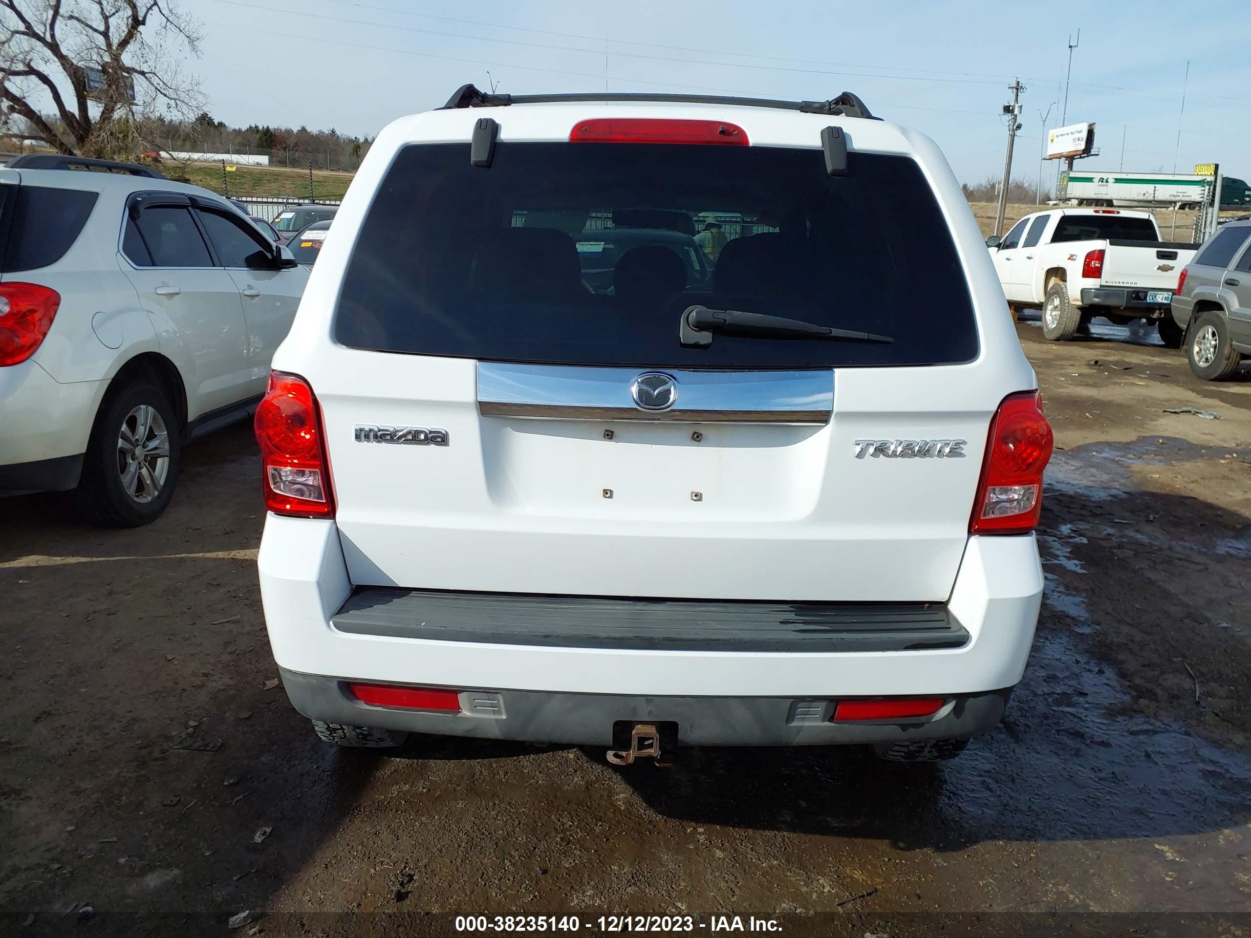 Photo 15 VIN: 4F2CZ06198KM14347 - MAZDA TRIBUTE 