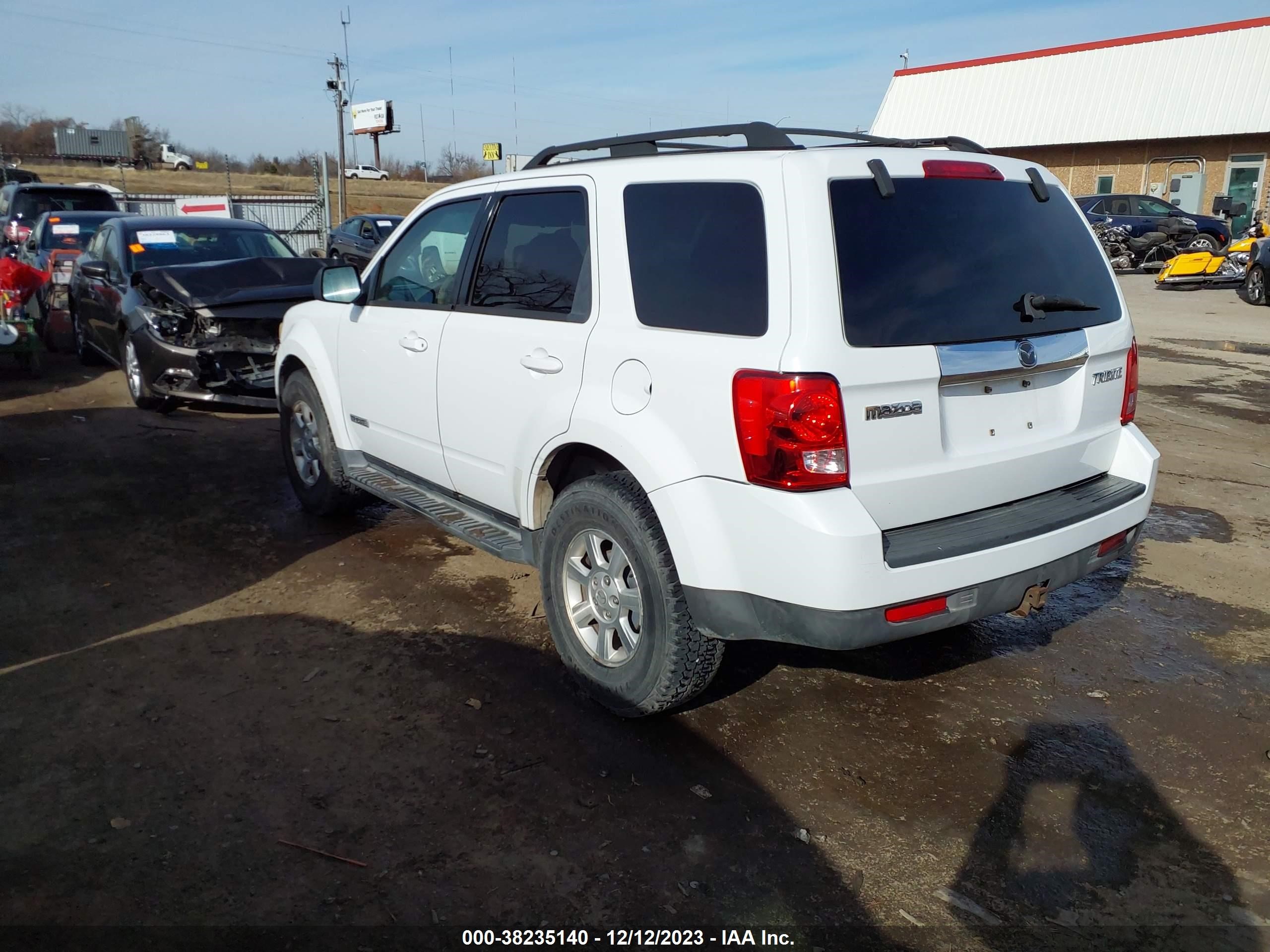 Photo 2 VIN: 4F2CZ06198KM14347 - MAZDA TRIBUTE 