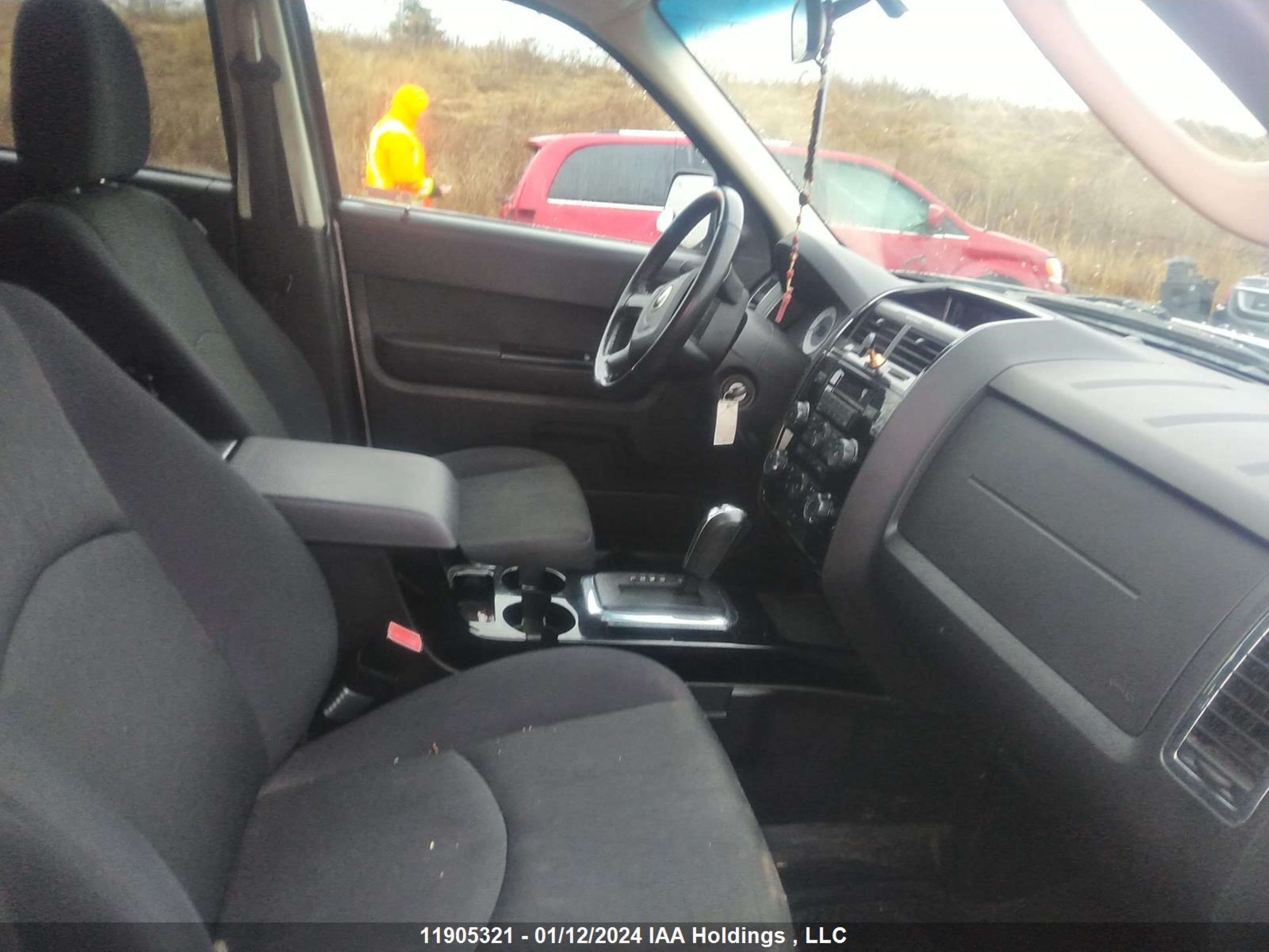 Photo 4 VIN: 4F2CZ06G19KM02764 - MAZDA TRIBUTE 