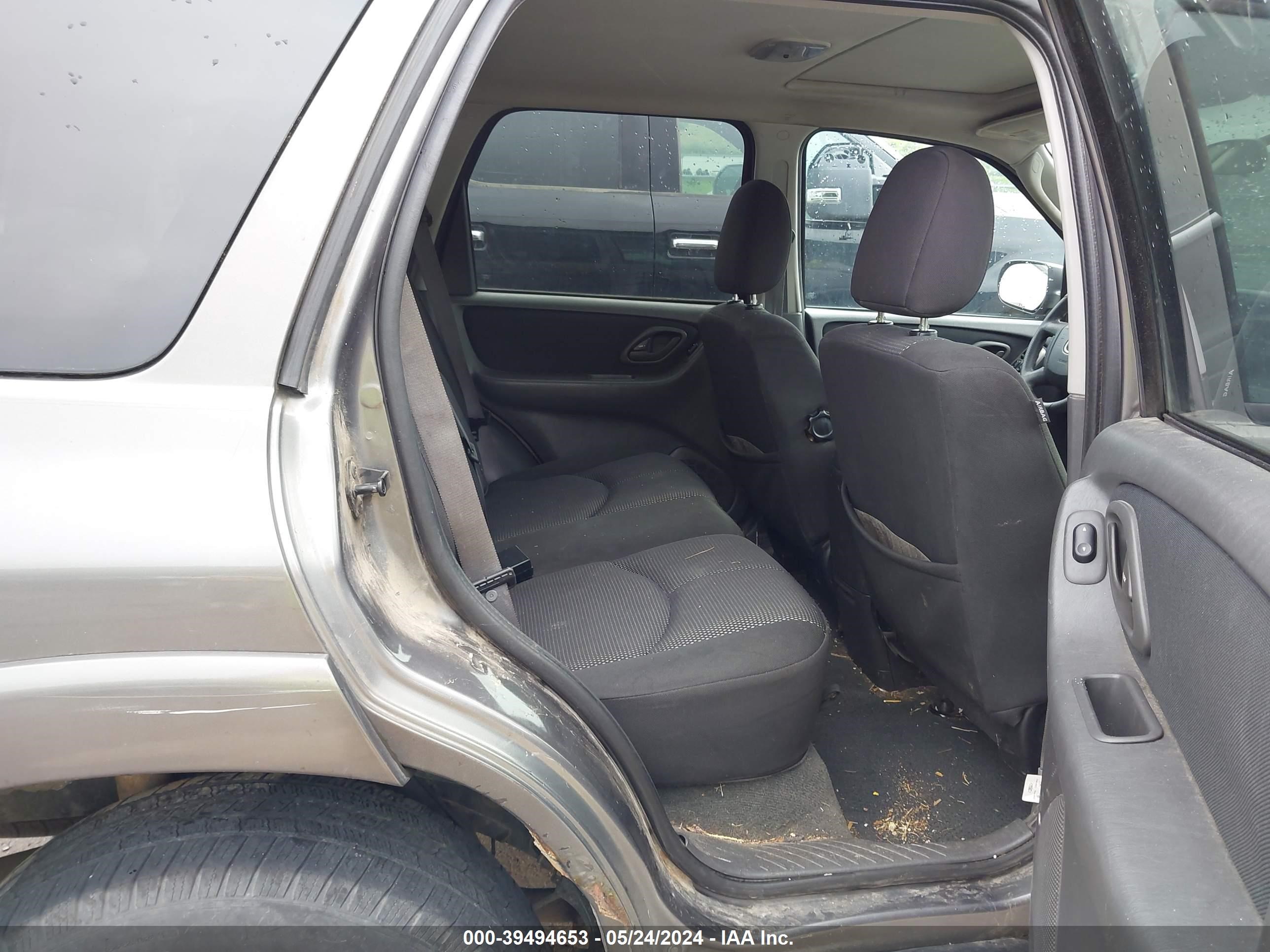 Photo 7 VIN: 4F2CZ94116KM01676 - MAZDA TRIBUTE 