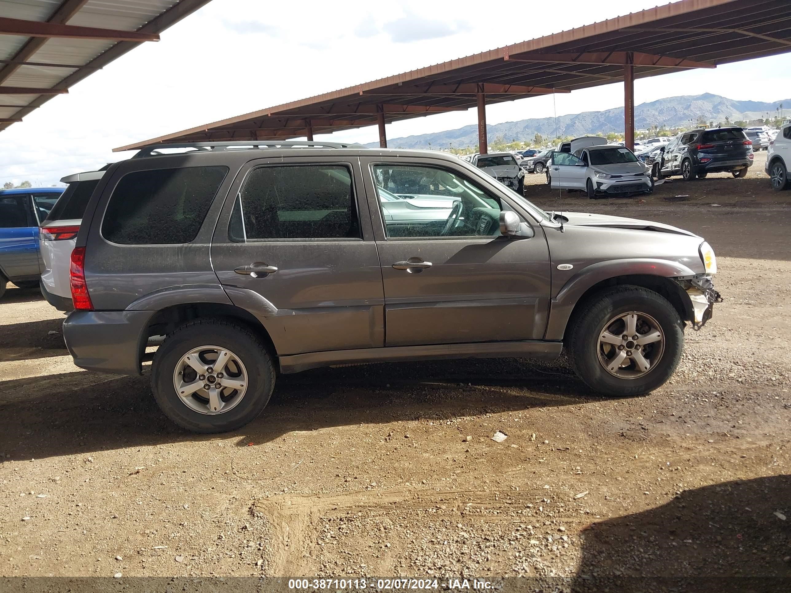 Photo 11 VIN: 4F2CZ94145KM40695 - MAZDA TRIBUTE 