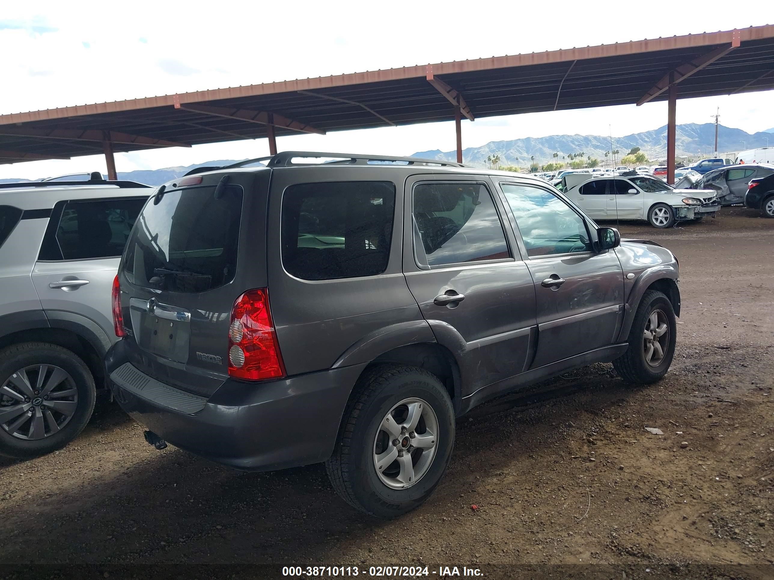 Photo 3 VIN: 4F2CZ94145KM40695 - MAZDA TRIBUTE 