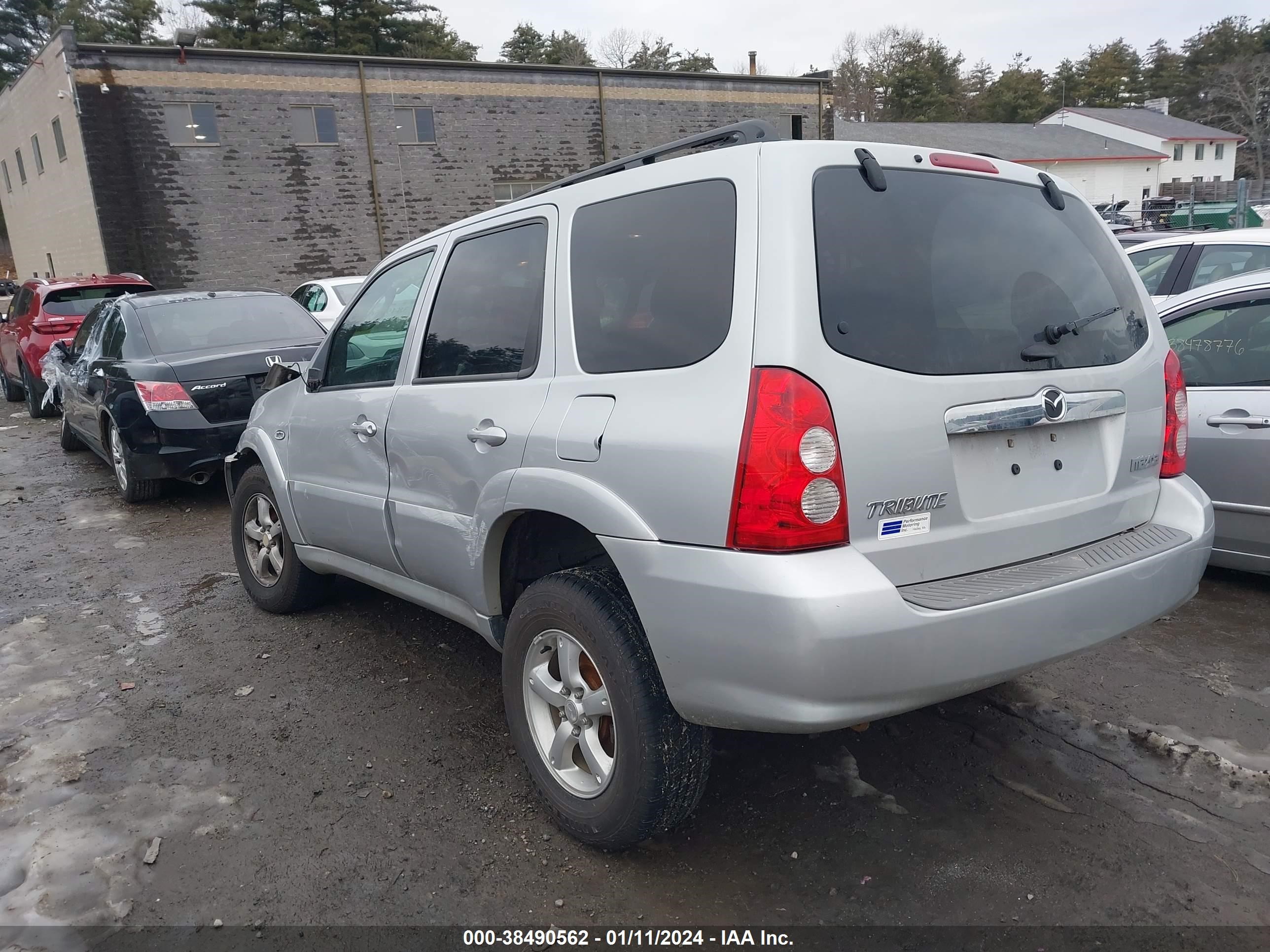 Photo 2 VIN: 4F2CZ94155KM47221 - MAZDA TRIBUTE 