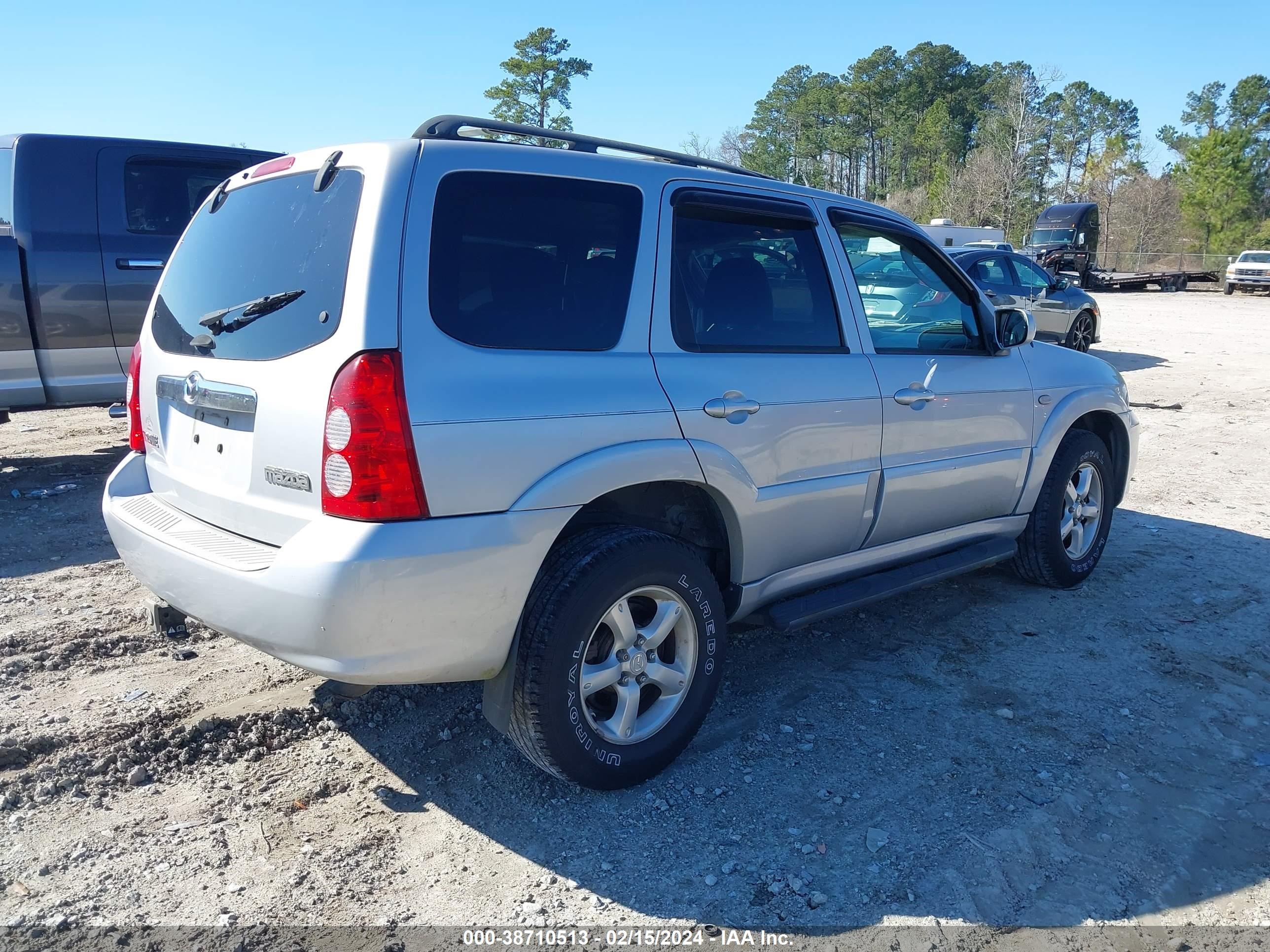 Photo 3 VIN: 4F2CZ96115KM59993 - MAZDA TRIBUTE 