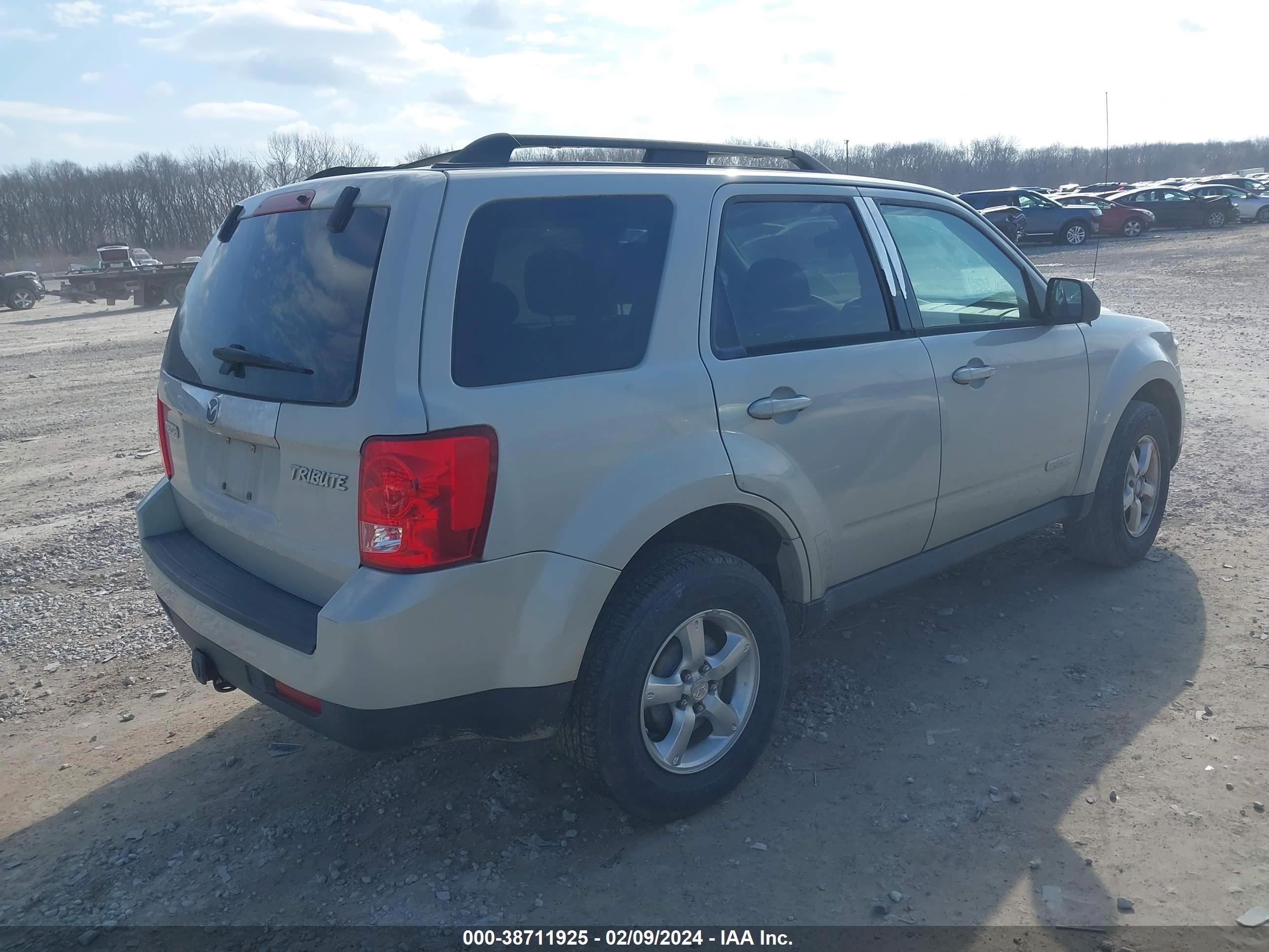 Photo 3 VIN: 4F2CZ96118KM04416 - MAZDA TRIBUTE 