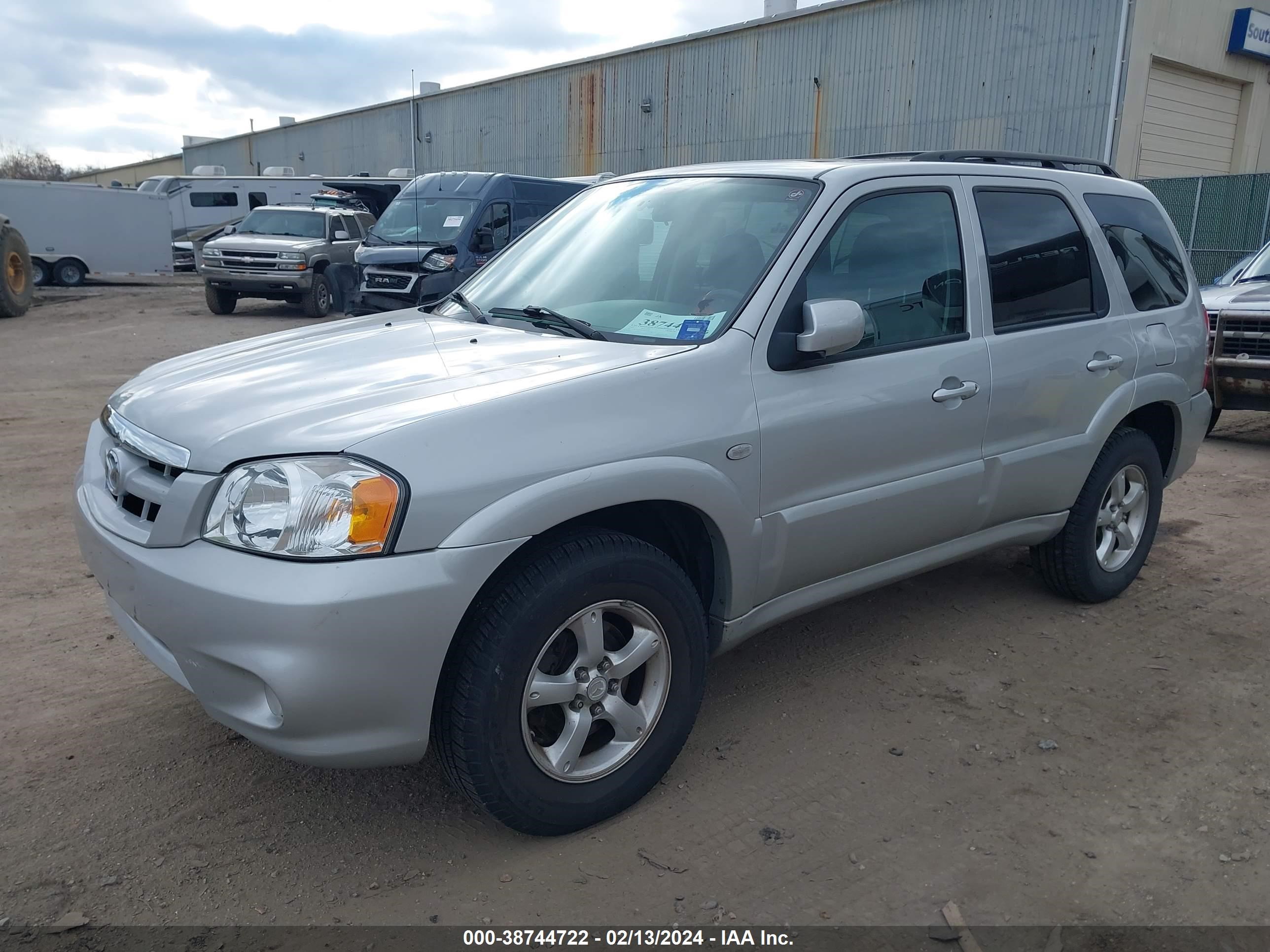 Photo 1 VIN: 4F2CZ96125KM45276 - MAZDA TRIBUTE 