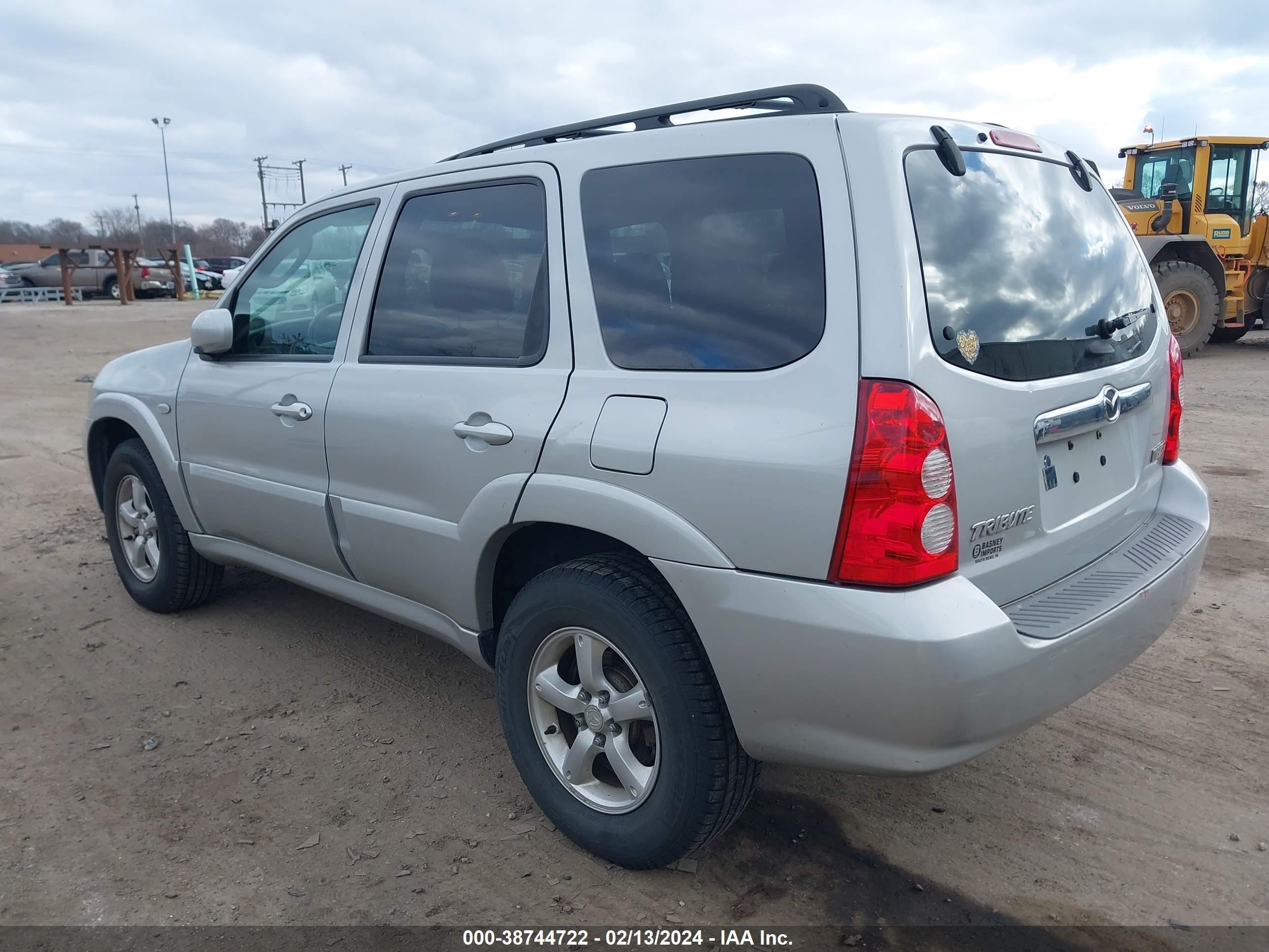 Photo 2 VIN: 4F2CZ96125KM45276 - MAZDA TRIBUTE 