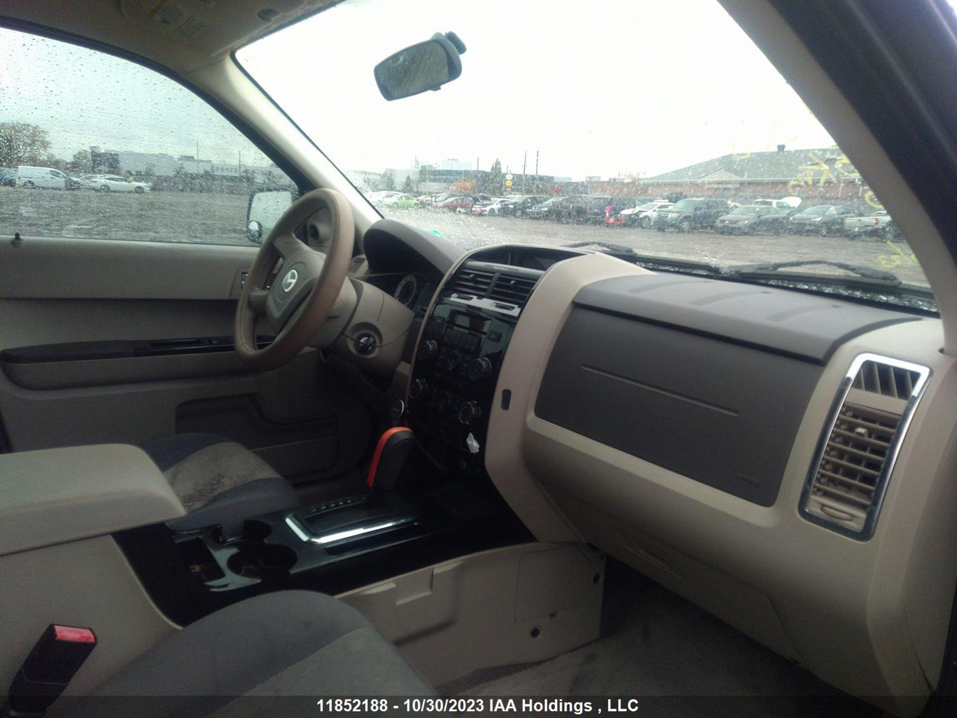 Photo 4 VIN: 4F2CZ96138KM19368 - MAZDA TRIBUTE 