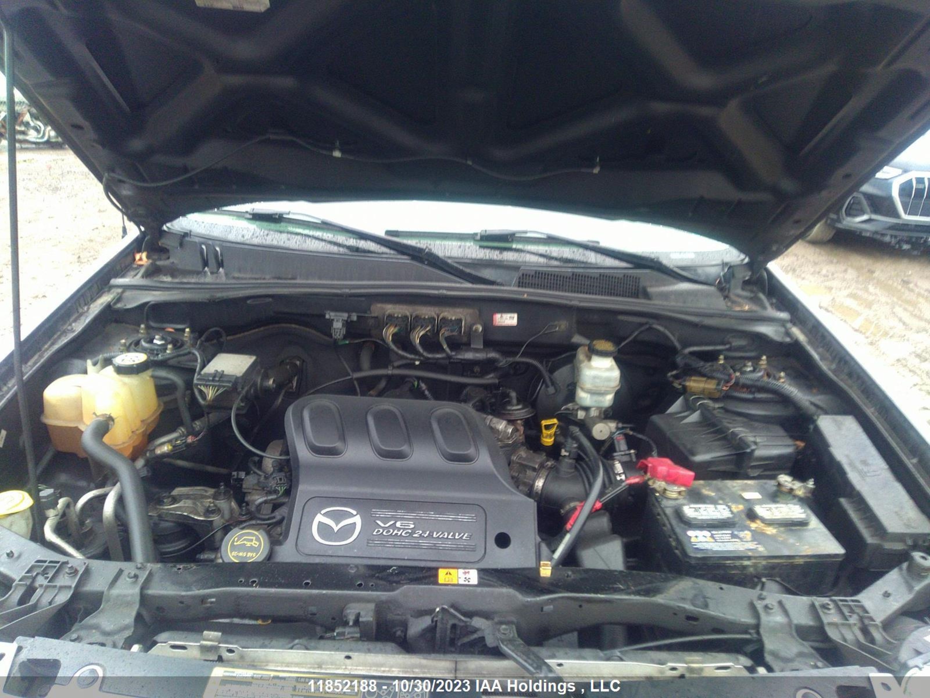 Photo 9 VIN: 4F2CZ96138KM19368 - MAZDA TRIBUTE 