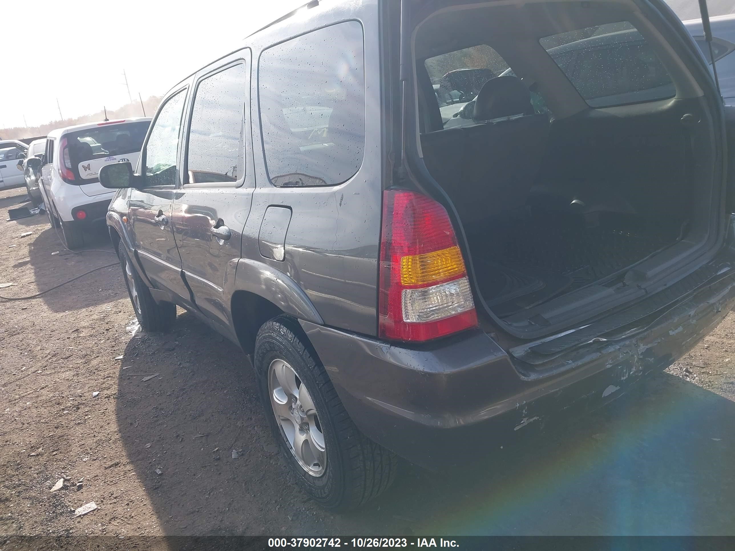 Photo 2 VIN: 4F2CZ96163KM30244 - MAZDA TRIBUTE 