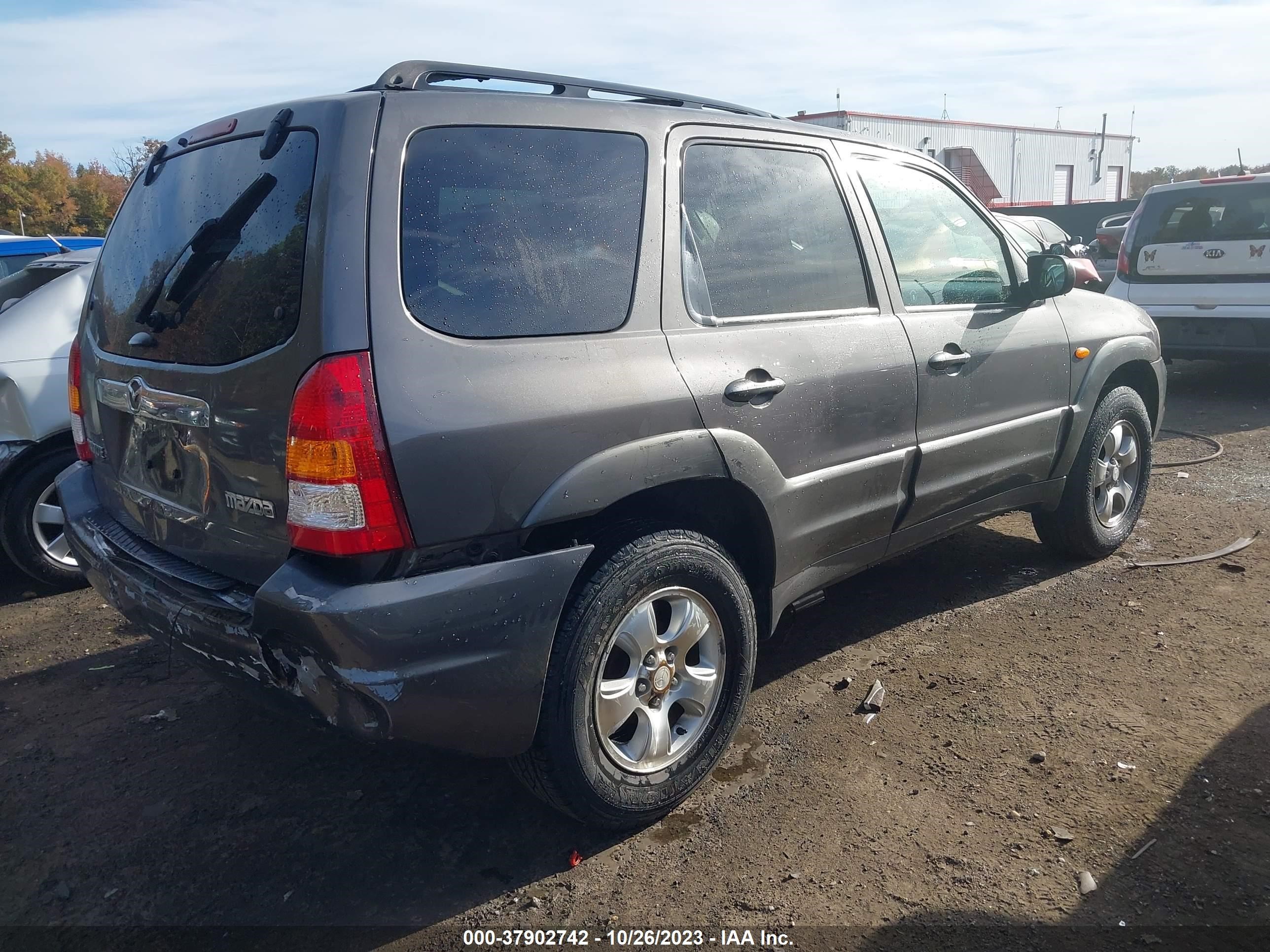 Photo 3 VIN: 4F2CZ96163KM30244 - MAZDA TRIBUTE 