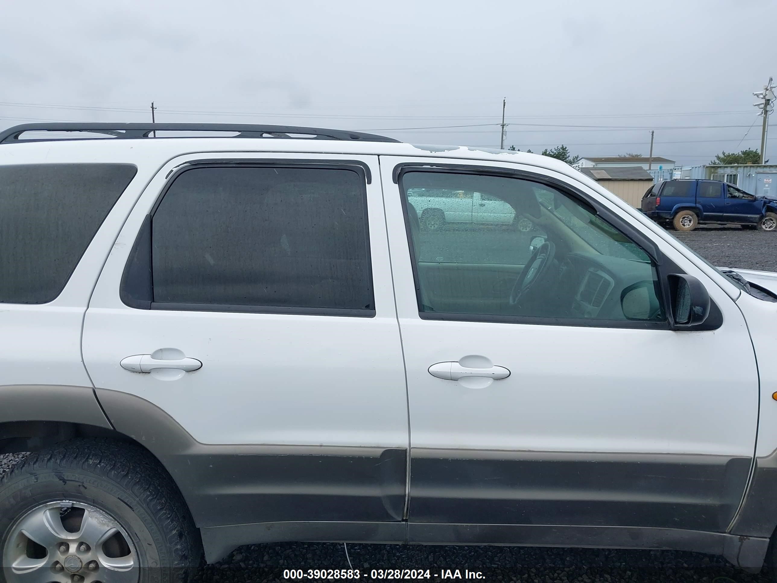 Photo 13 VIN: 4F2CZ96173KM33282 - MAZDA TRIBUTE 