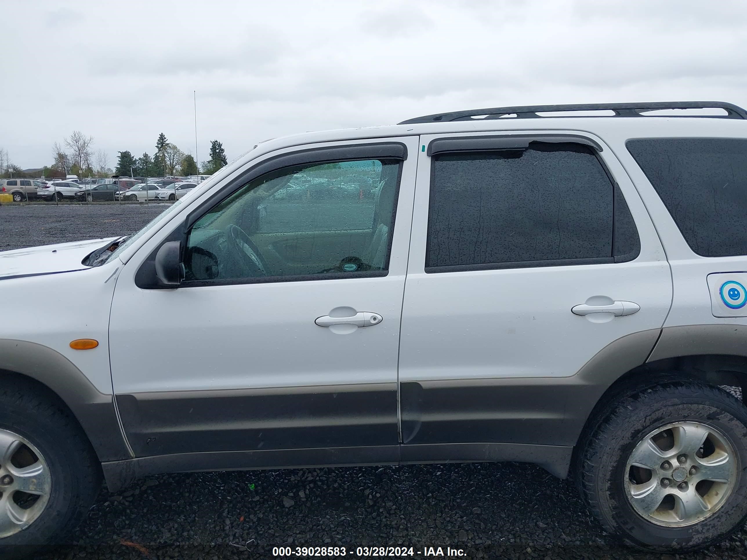 Photo 14 VIN: 4F2CZ96173KM33282 - MAZDA TRIBUTE 