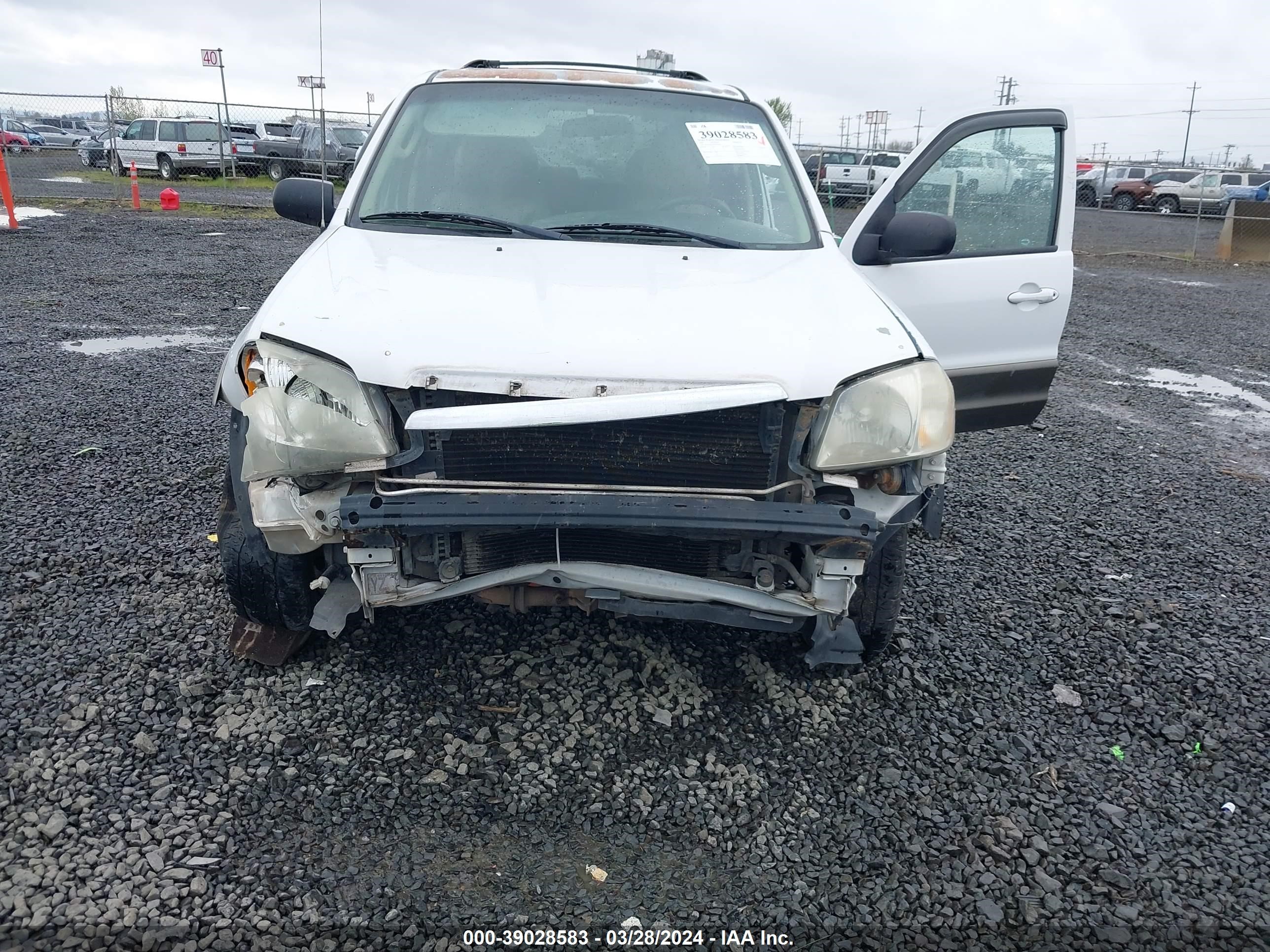 Photo 5 VIN: 4F2CZ96173KM33282 - MAZDA TRIBUTE 